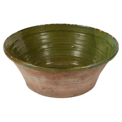 Una ciotola provenzale in terracotta smaltata