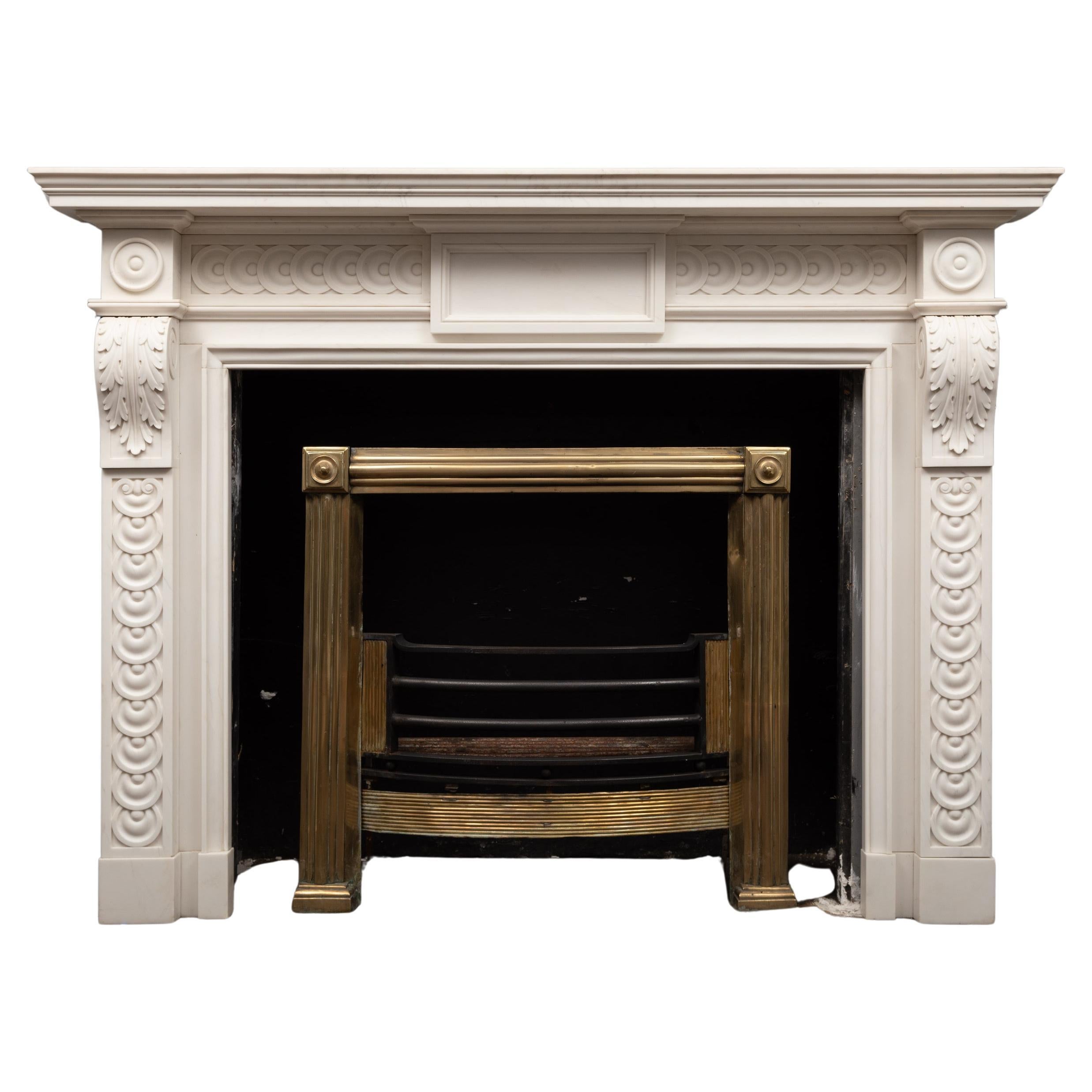 Un mantello in marmo statuario bianco puro in stile palladiano inglese del XVIII secolo in vendita