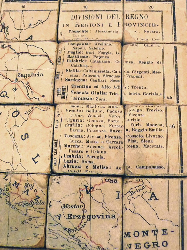 Puzzle- Atlas mit Karten, Italien, um 1900 im Angebot 5