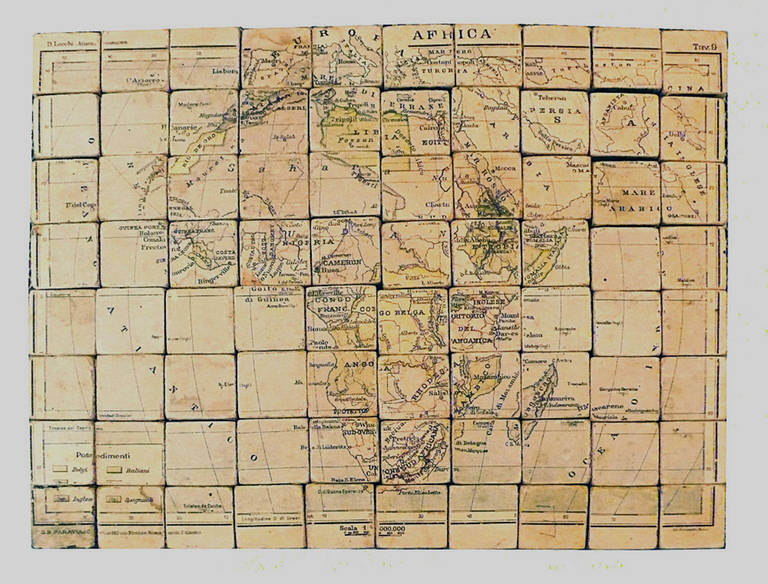 Puzzle- Atlas mit Karten, Italien, um 1900 im Angebot 1
