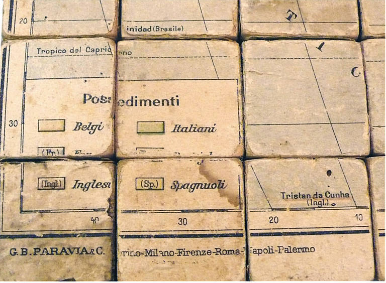 Puzzle- Atlas mit Karten, Italien, um 1900 im Angebot 2