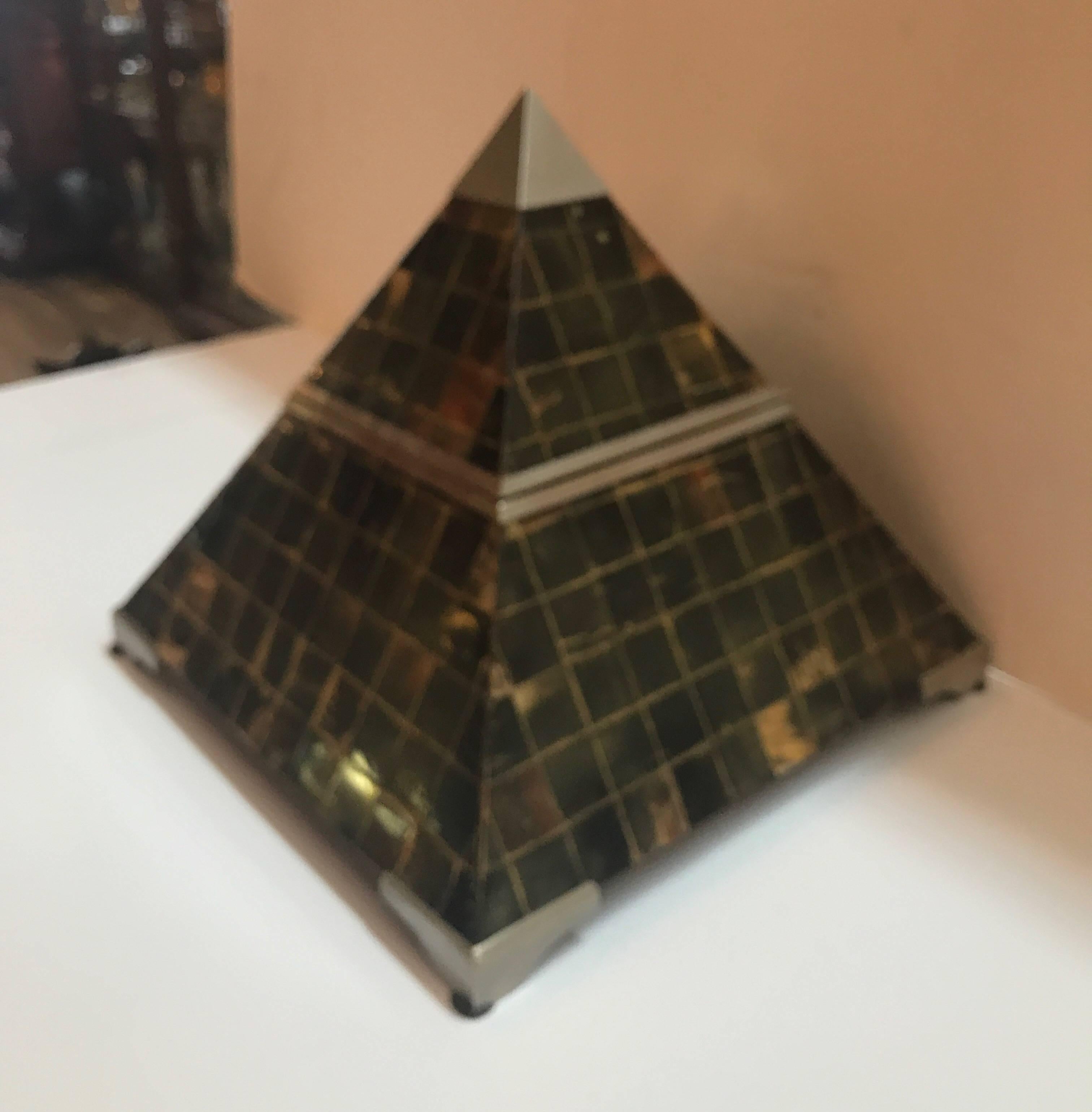 Pyramid Form Hinged Table Box with Horn Surface 3