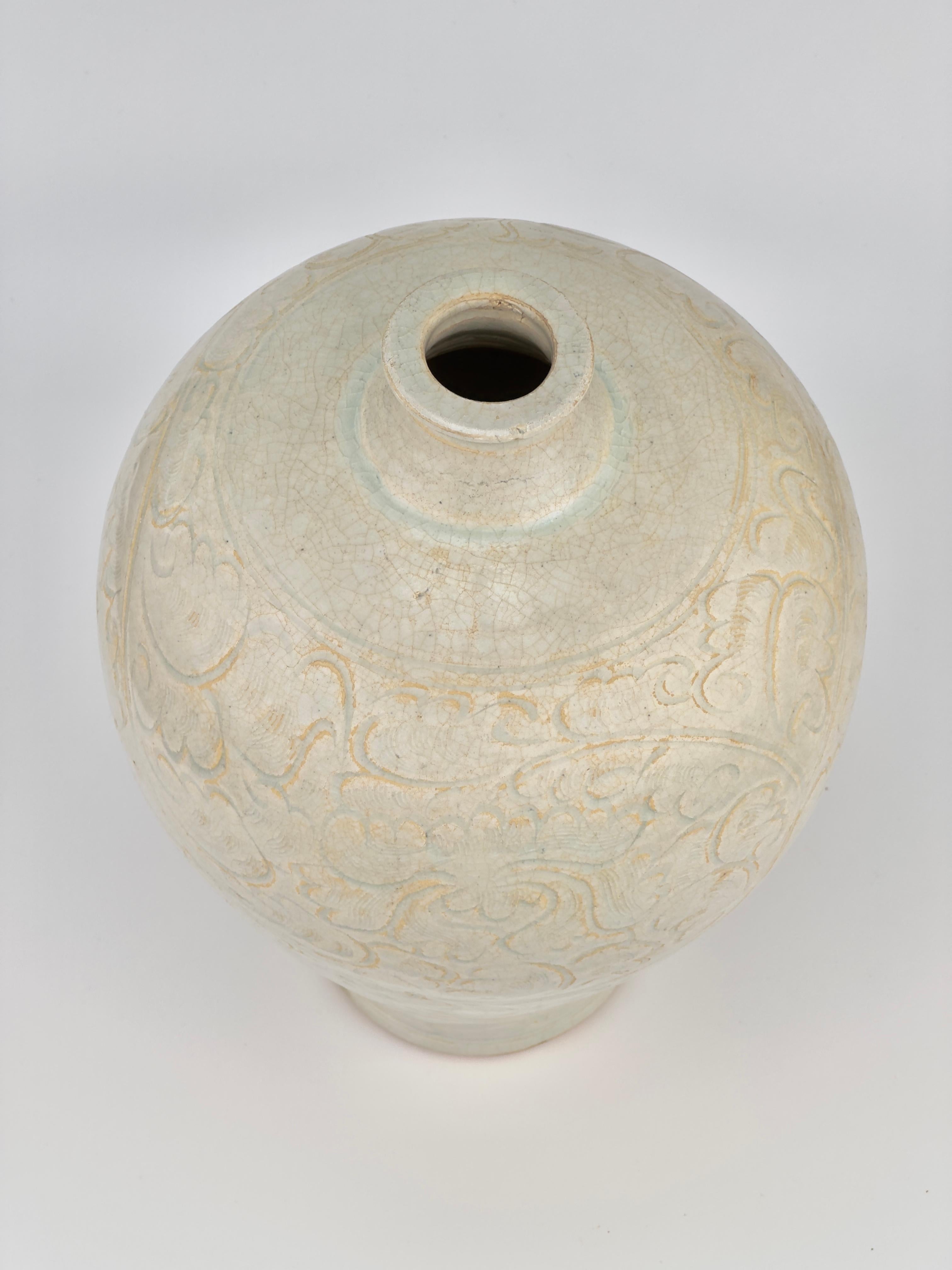 Porcelaine Meiping sculptée de Qingbai, dynastie Song en vente 2