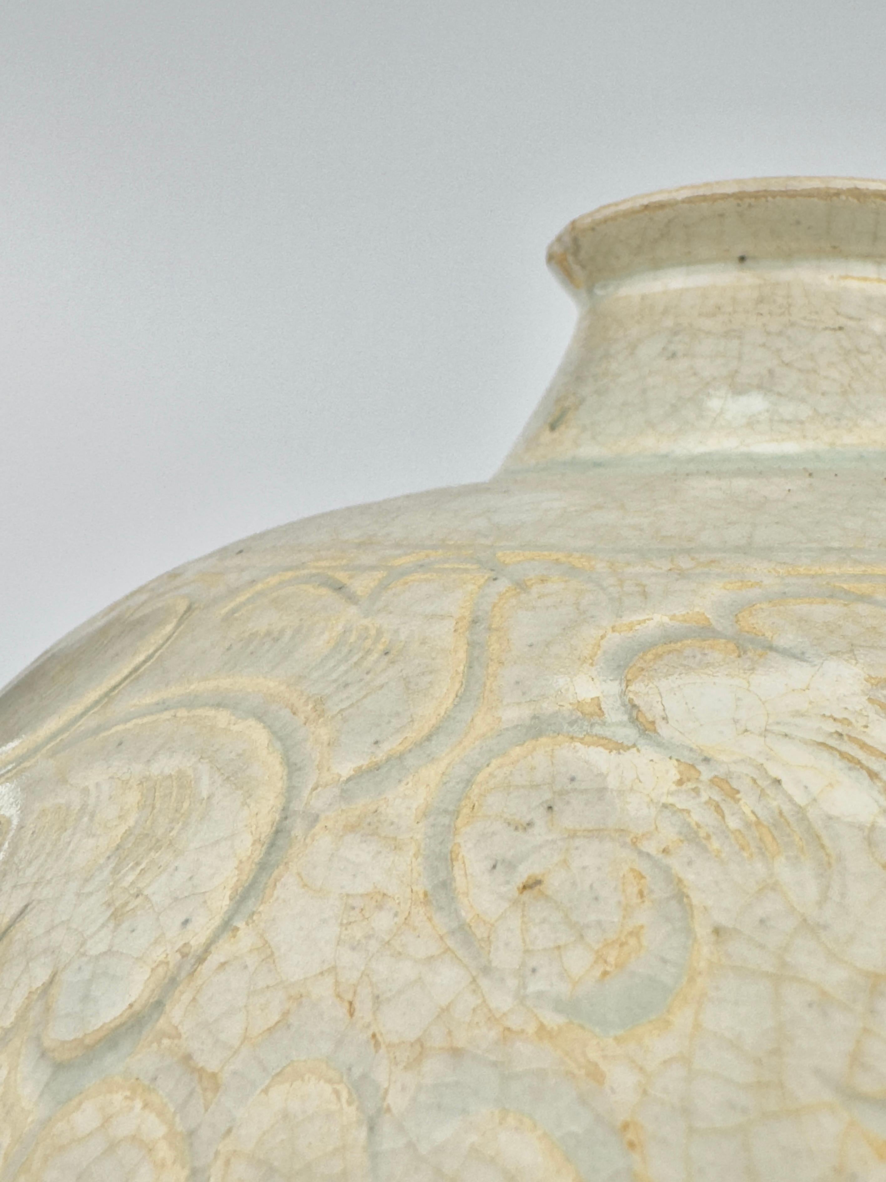 Porcelaine Meiping sculptée de Qingbai, dynastie Song en vente 7