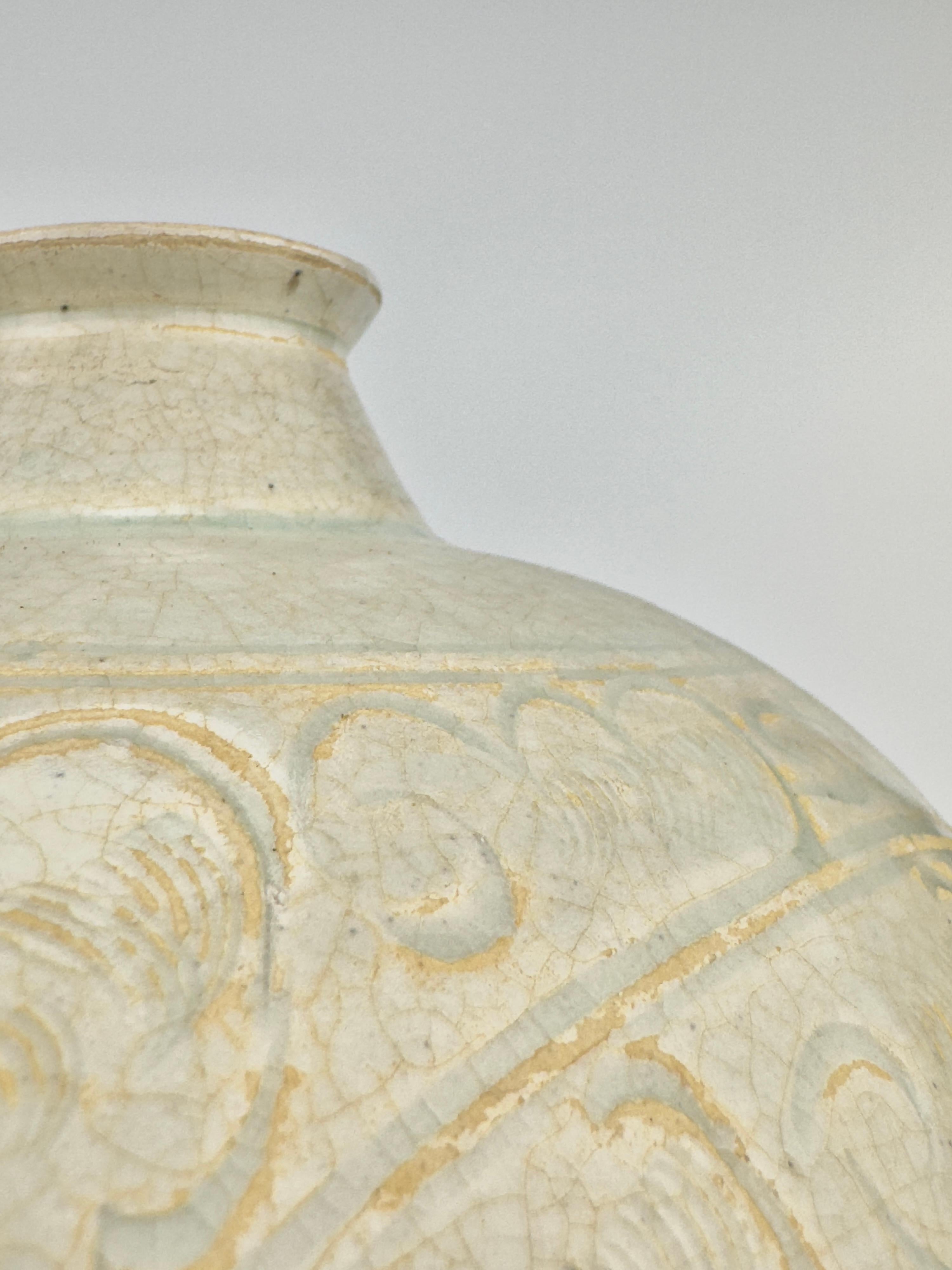 Porcelaine Meiping sculptée de Qingbai, dynastie Song en vente 8