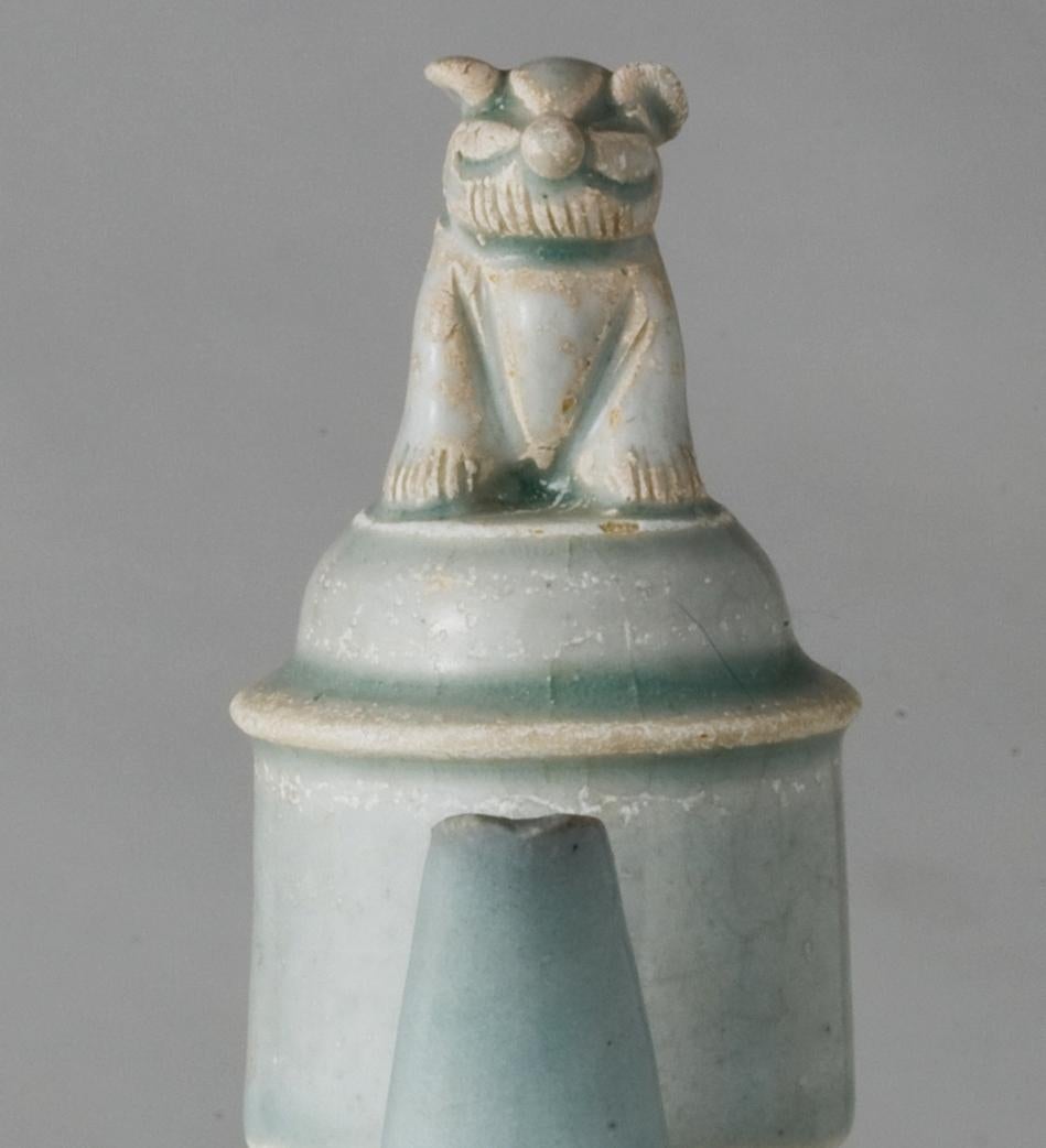 XVIIIe siècle et antérieur Aiguière Qingbai et couvercle en forme de lion, dynastie Song en vente