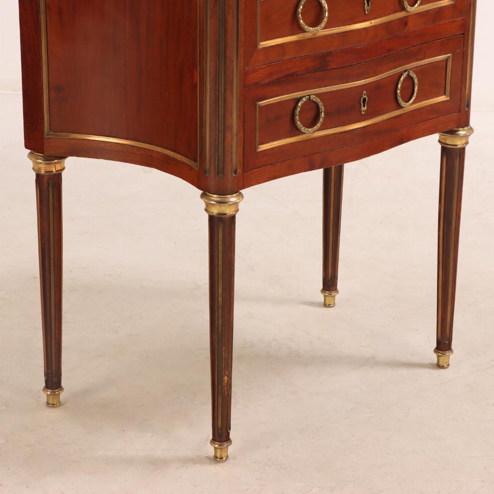 XX secolo Commode francese di qualità con piano in marmo in stile Luigi XVI, C.C. in vendita