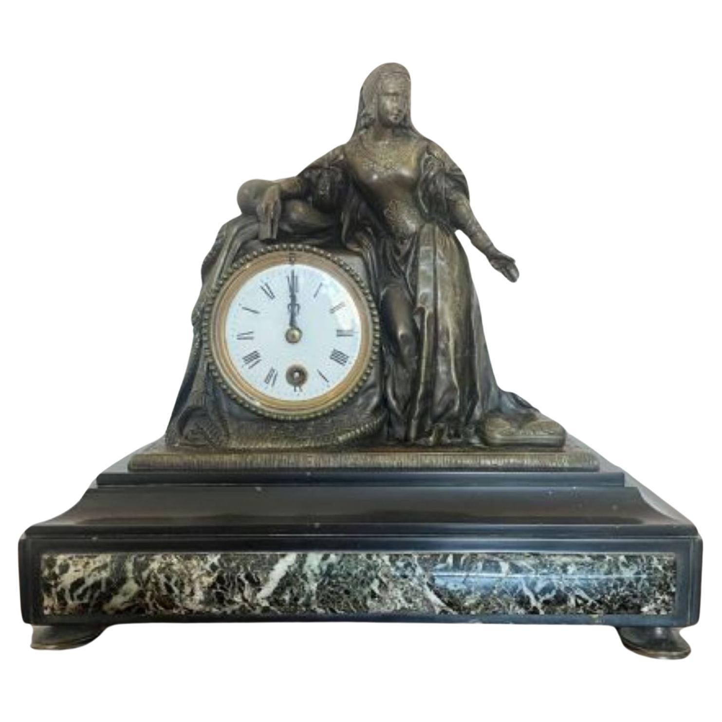 Horloge de cheminée victorienne en marbre de qualité en vente