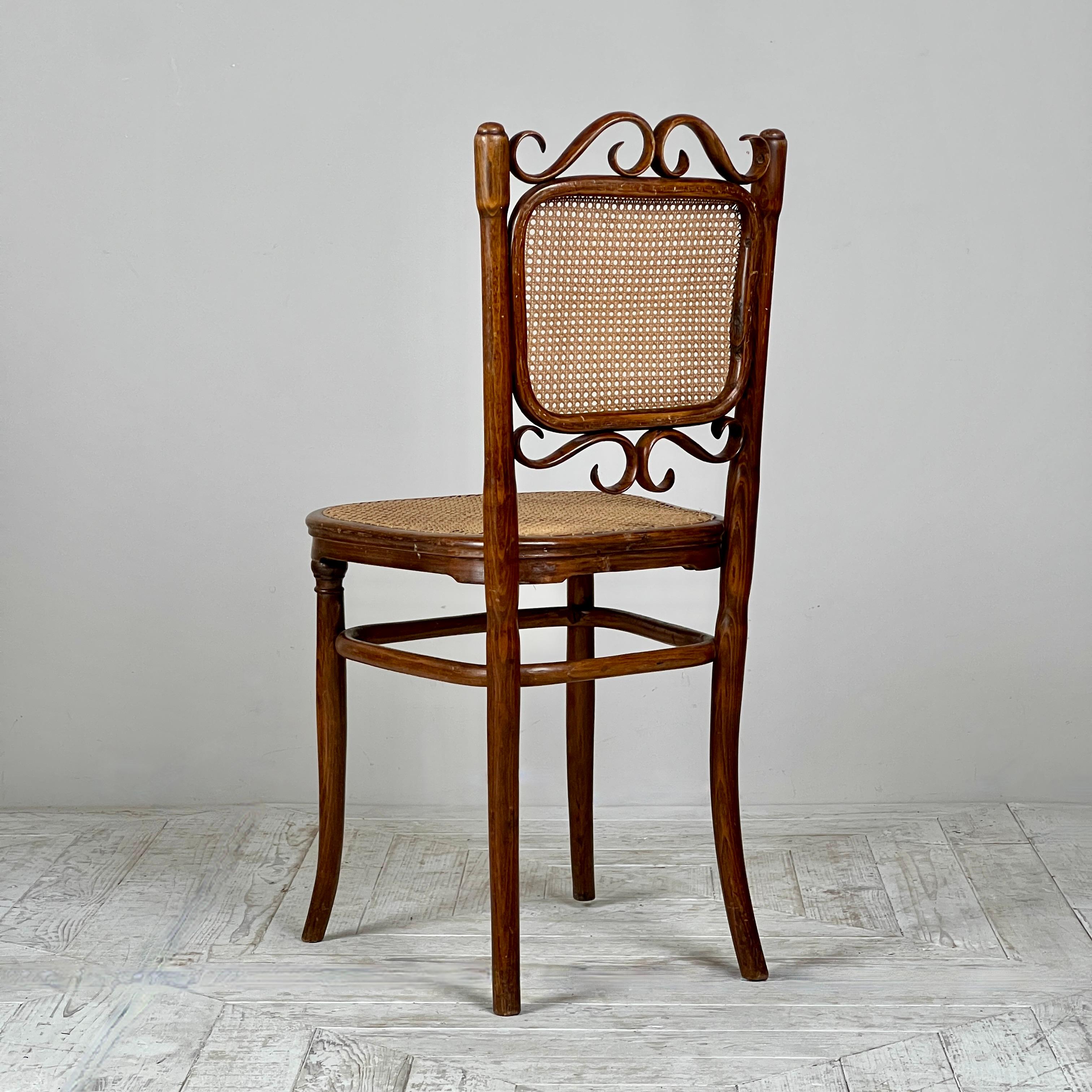 Canne Quatuor de chaises en bois courbé et en rotin du début du 20e siècle par Josef Hoffmann