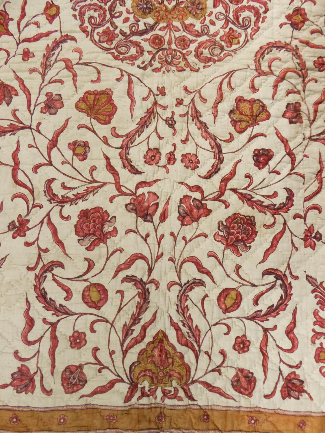 A Quilting Indian Chintz Palampore And Taffeta Bedcover Circa 1720/1750  In Good Condition For Sale In Toulon, FR