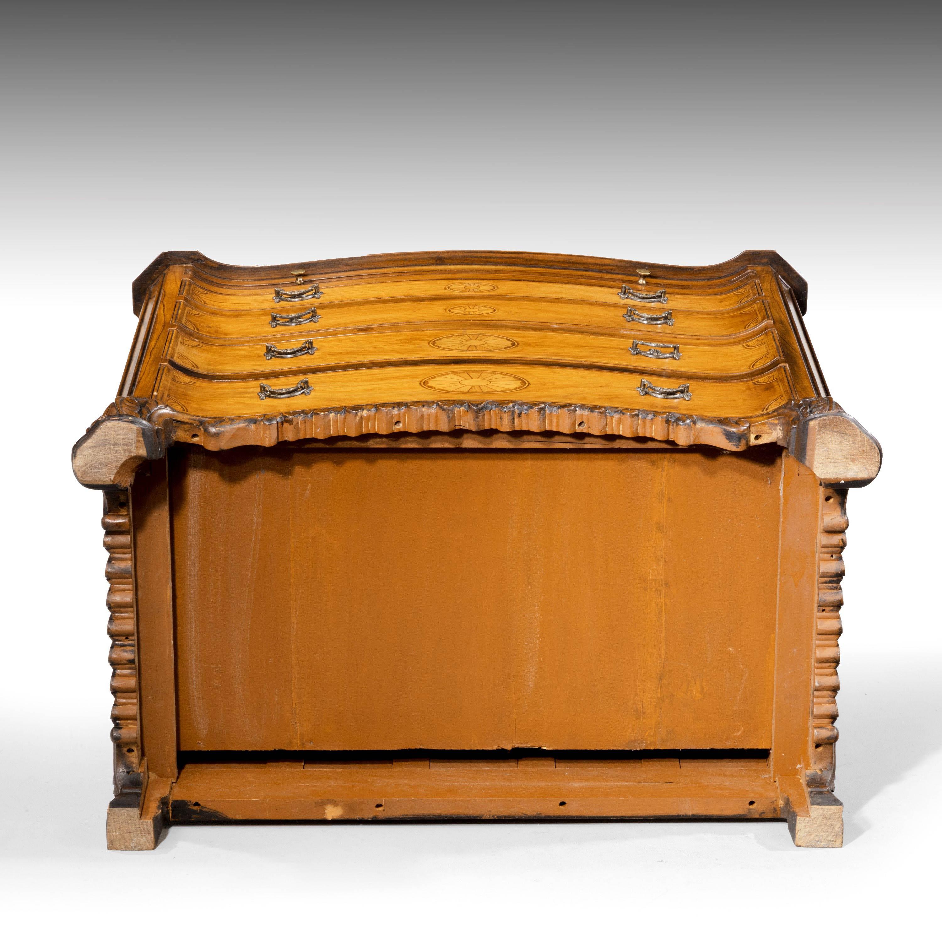Quite Exceptional Early 20th Century Serpentine Fronted Mahogany Commode In Good Condition In Peterborough, Northamptonshire