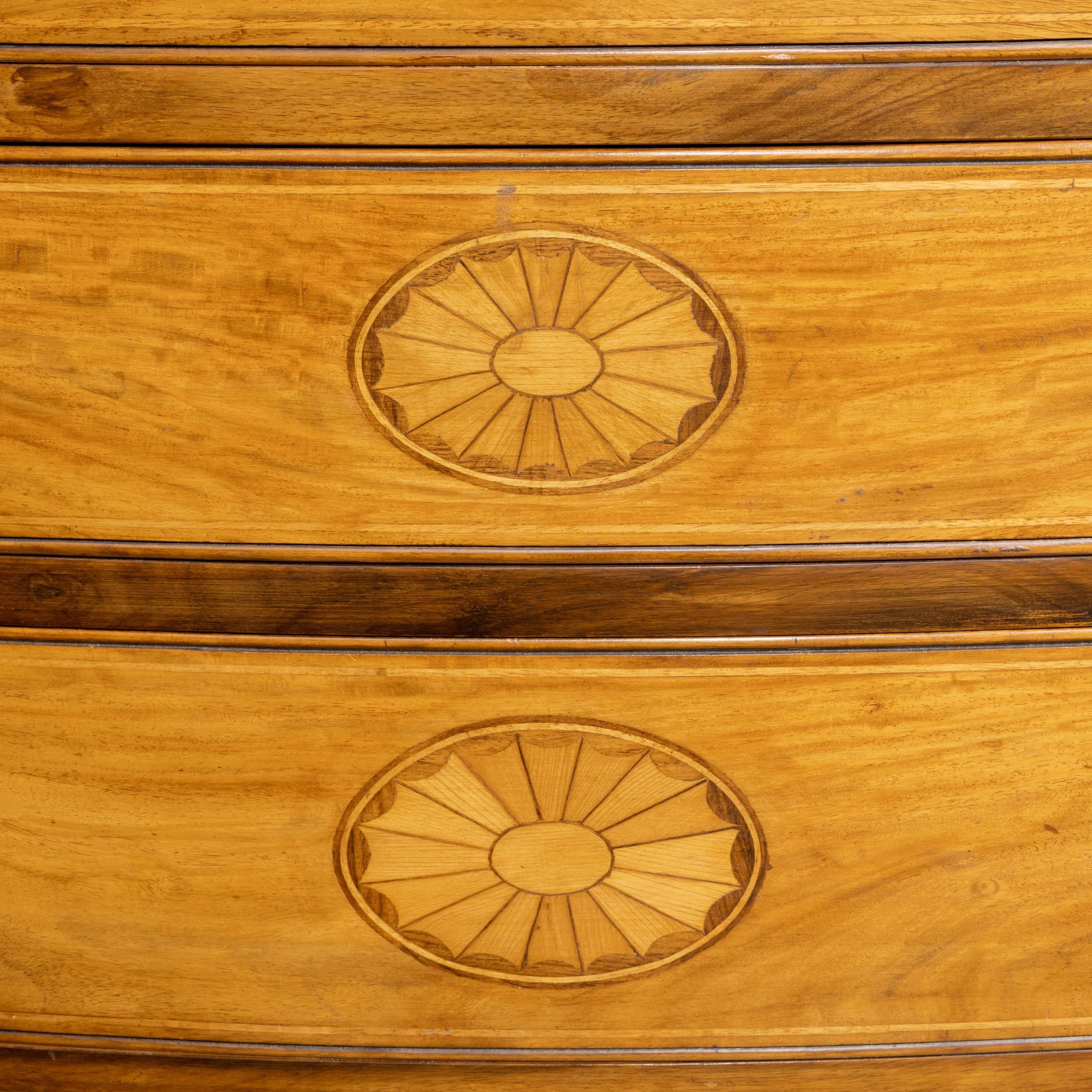 Quite Exceptional Early 20th Century Serpentine Fronted Mahogany Commode 3