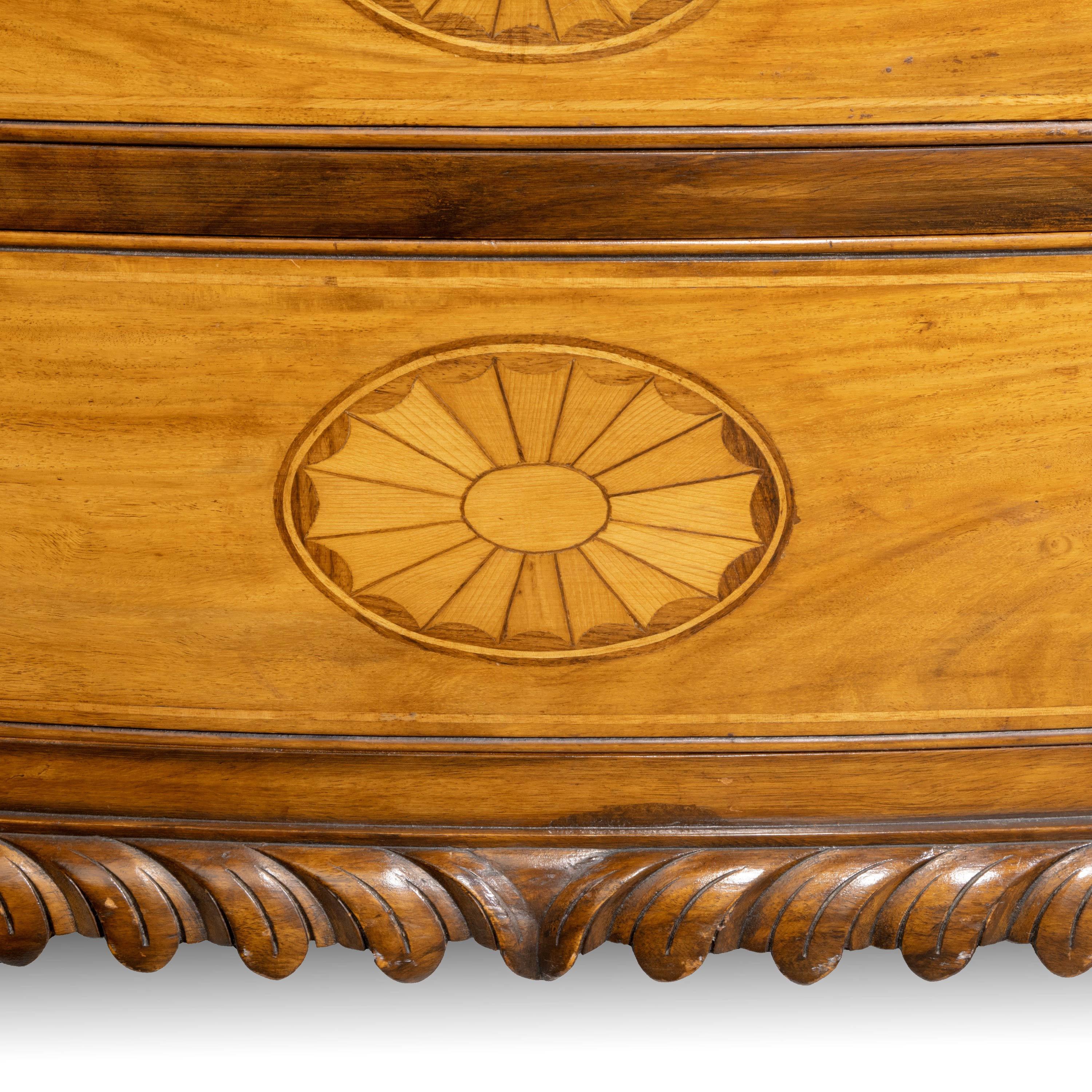 Quite Exceptional Early 20th Century Serpentine Fronted Mahogany Commode 4