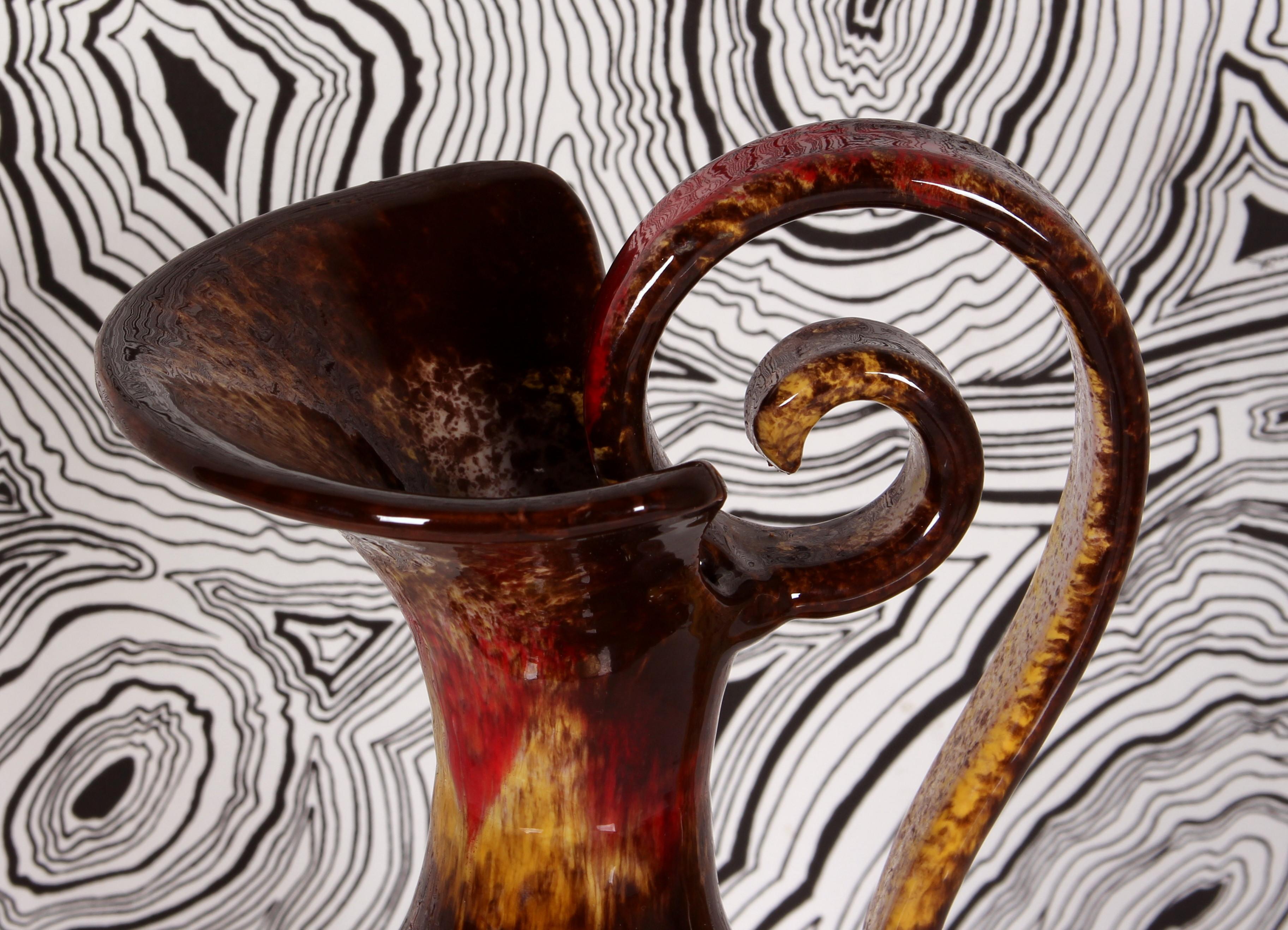 italien Un vase d'art unique Italie des années 1970 (peut être composé de verre ! ) en vente