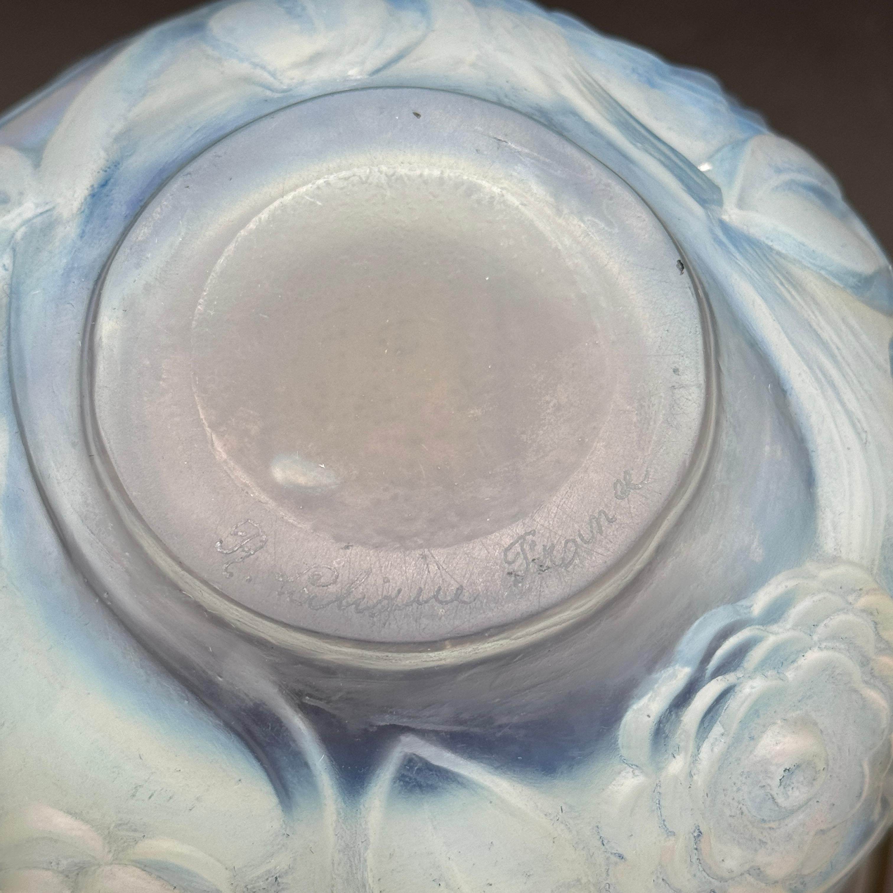 Un vaso R Lalique Renoncules in vetro opalescente in vendita 4