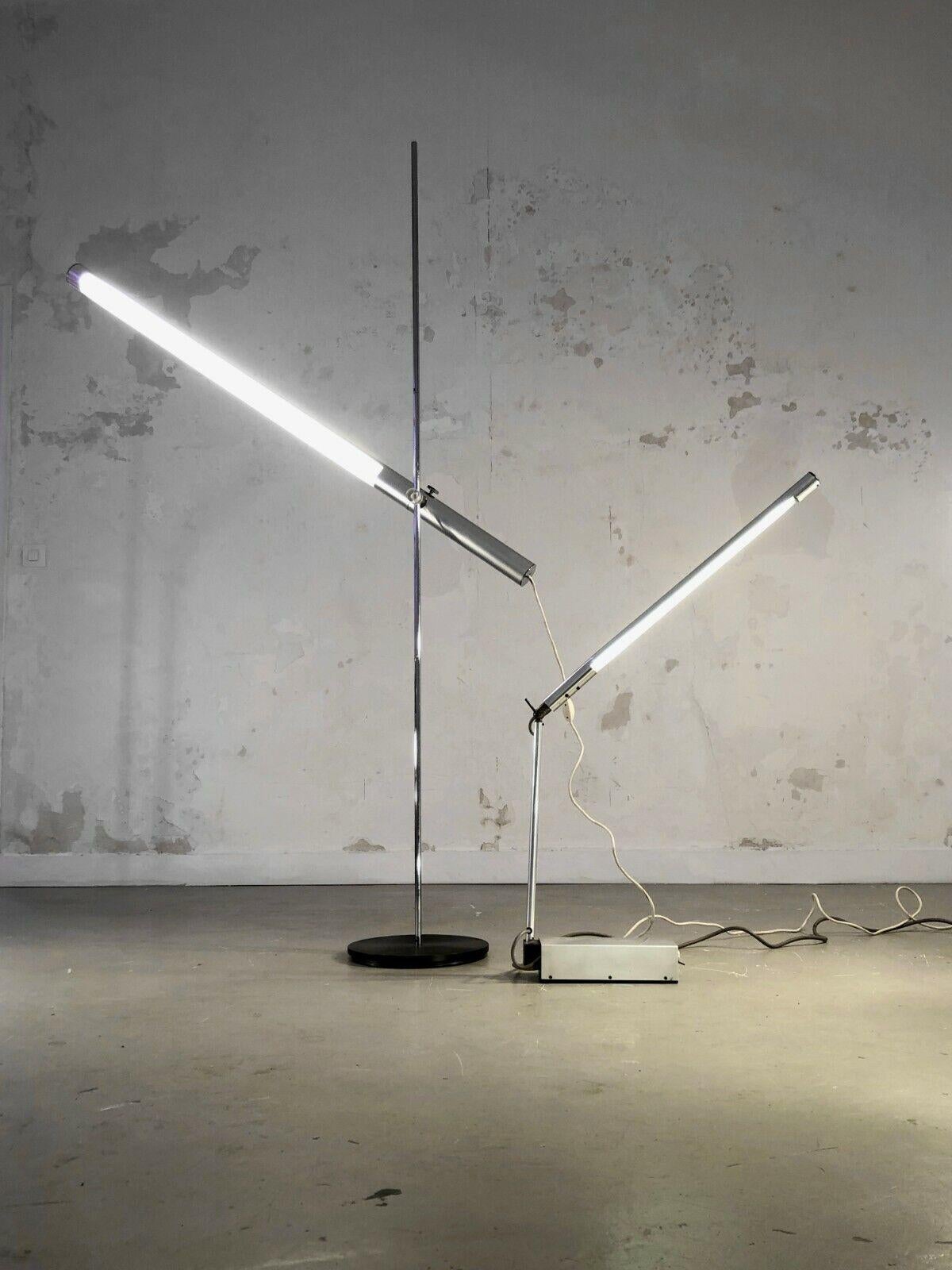 A RADICAL POST-MODERN Neon TABLE or DESK LAMP by GERALD ABRAMOVITZ, England 1970 In Good Condition For Sale In PARIS, FR