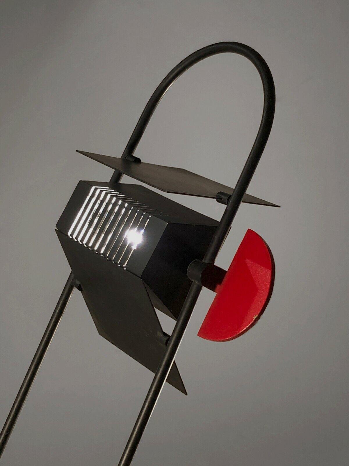 Français A RADICAL POST-MODERN TABLE LAMP, par MAISON LUCIEN GAU, France 1980 en vente