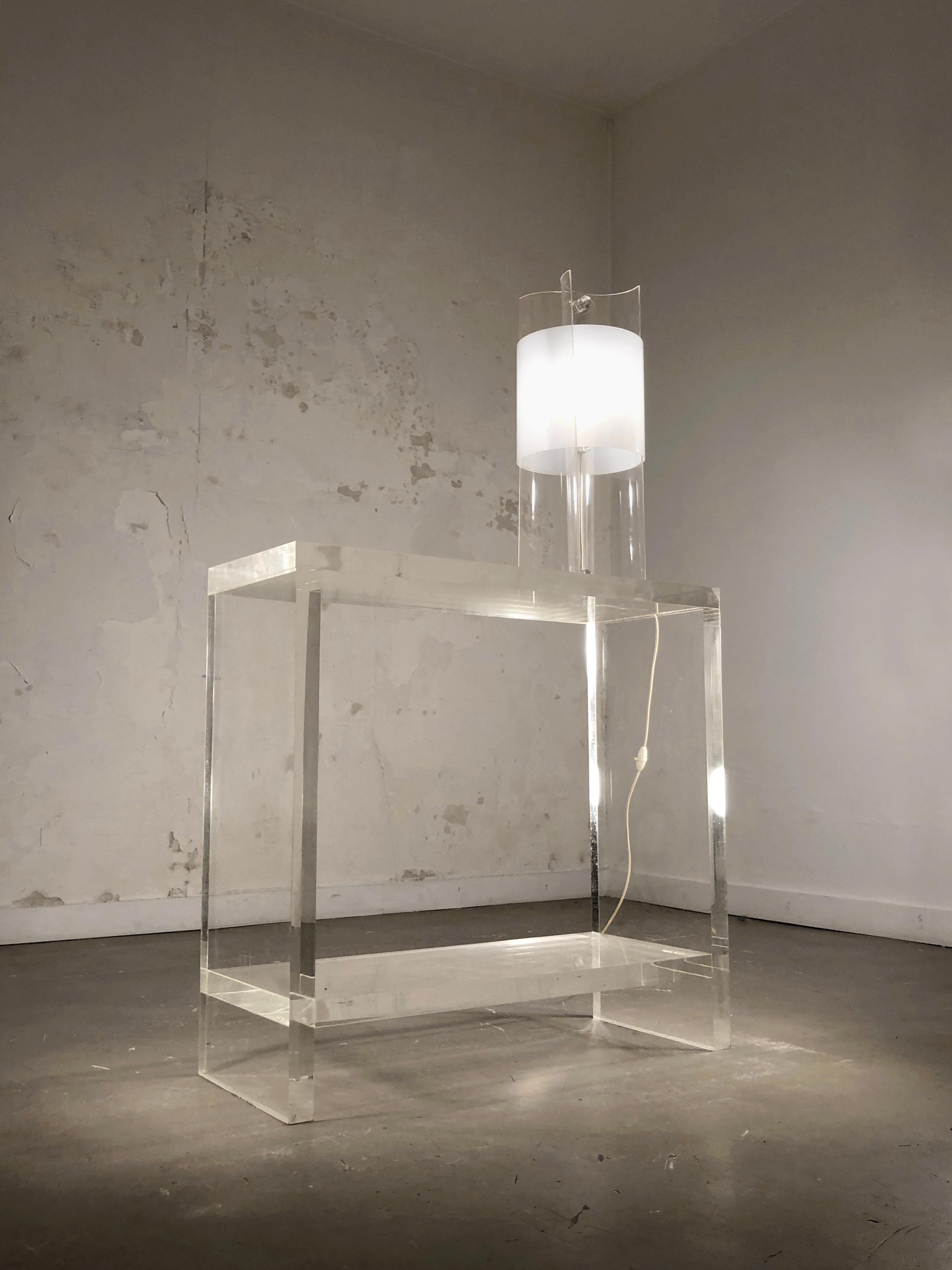 A RADICAL & POSTMODERN Lucite CONSOLE, France 1970 For Sale 3