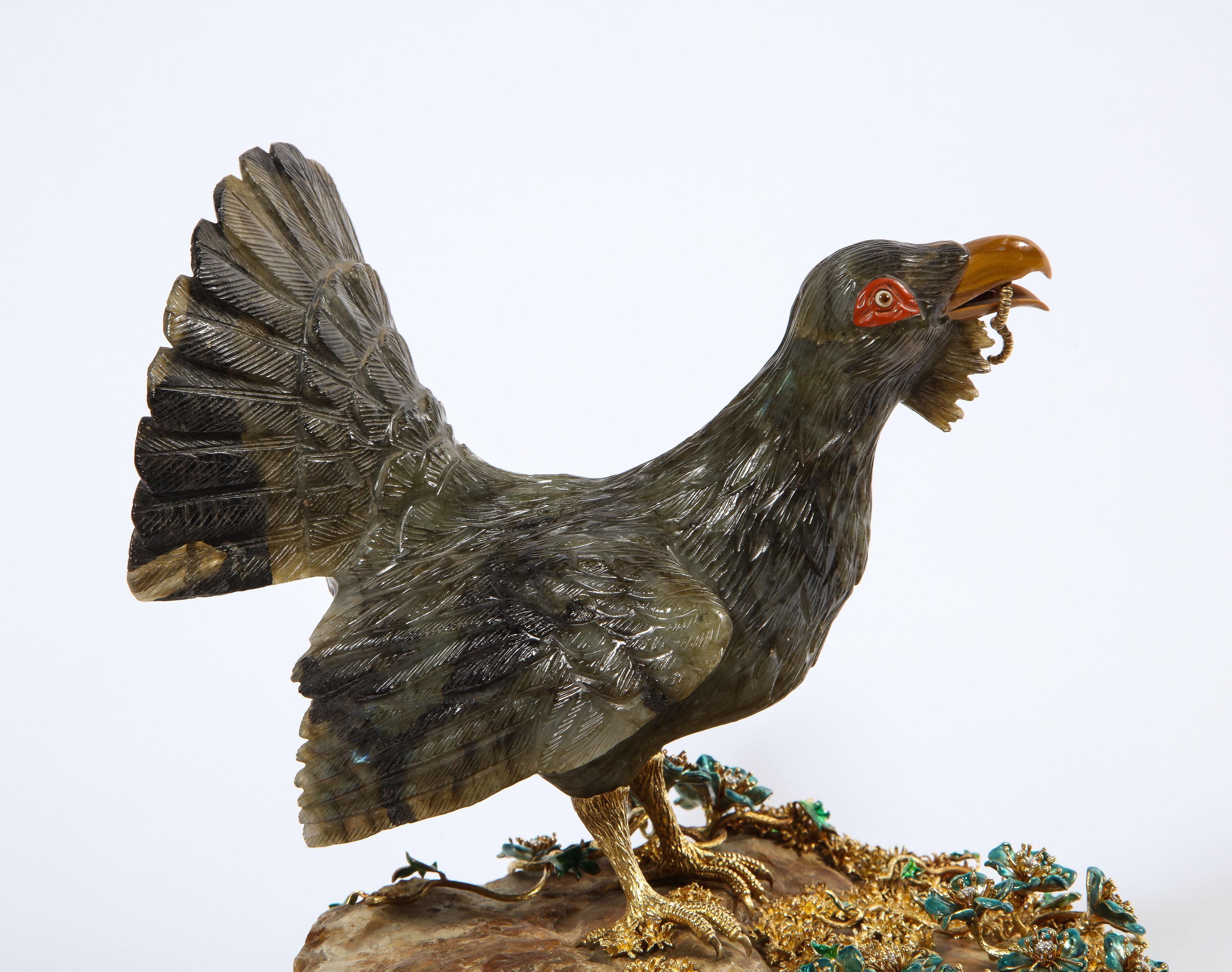Rare oiseau dinde en labradorite sculpté, monté sur or 18 carats, émail et diamants en vente 4