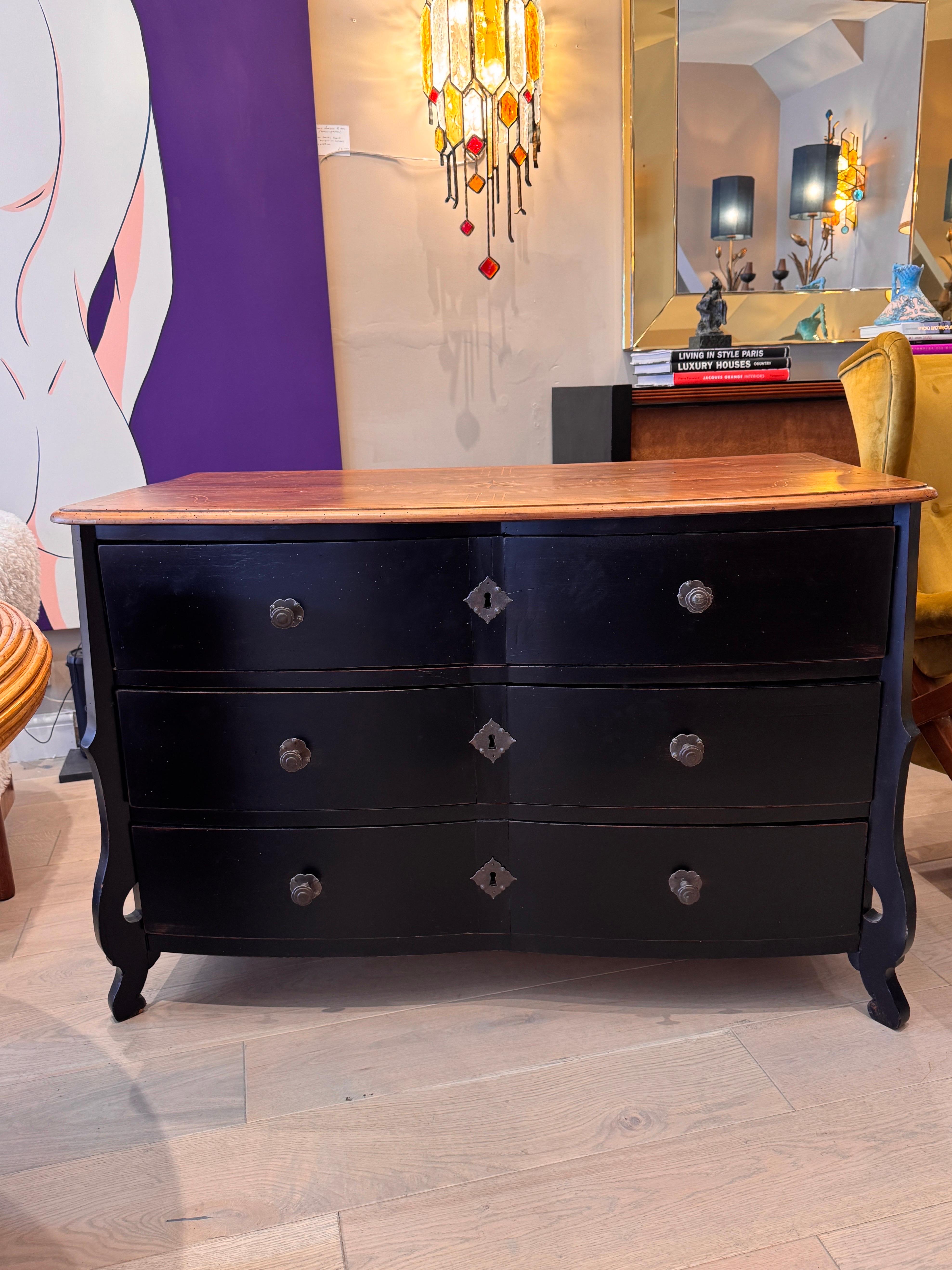Rare commode Mazarine ébonisée du XVIIIe siècle en vente 2