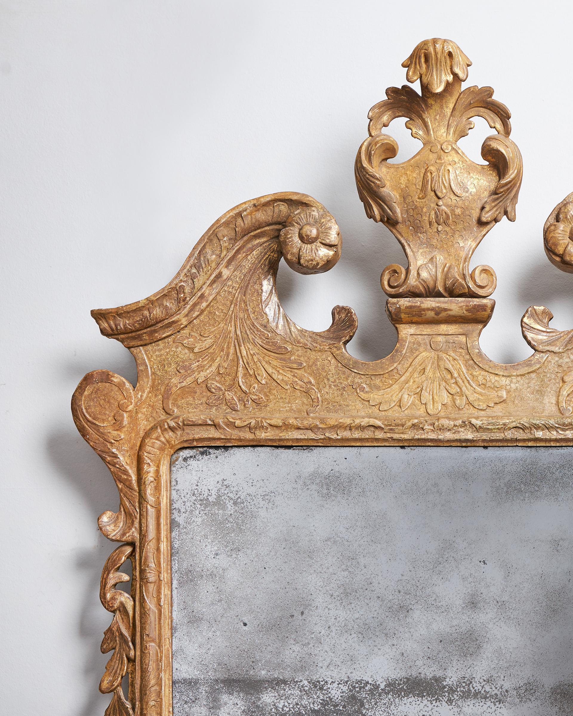 Rare 18th Century George I Gilt Gesso Mirror, circa 1720 For Sale 1