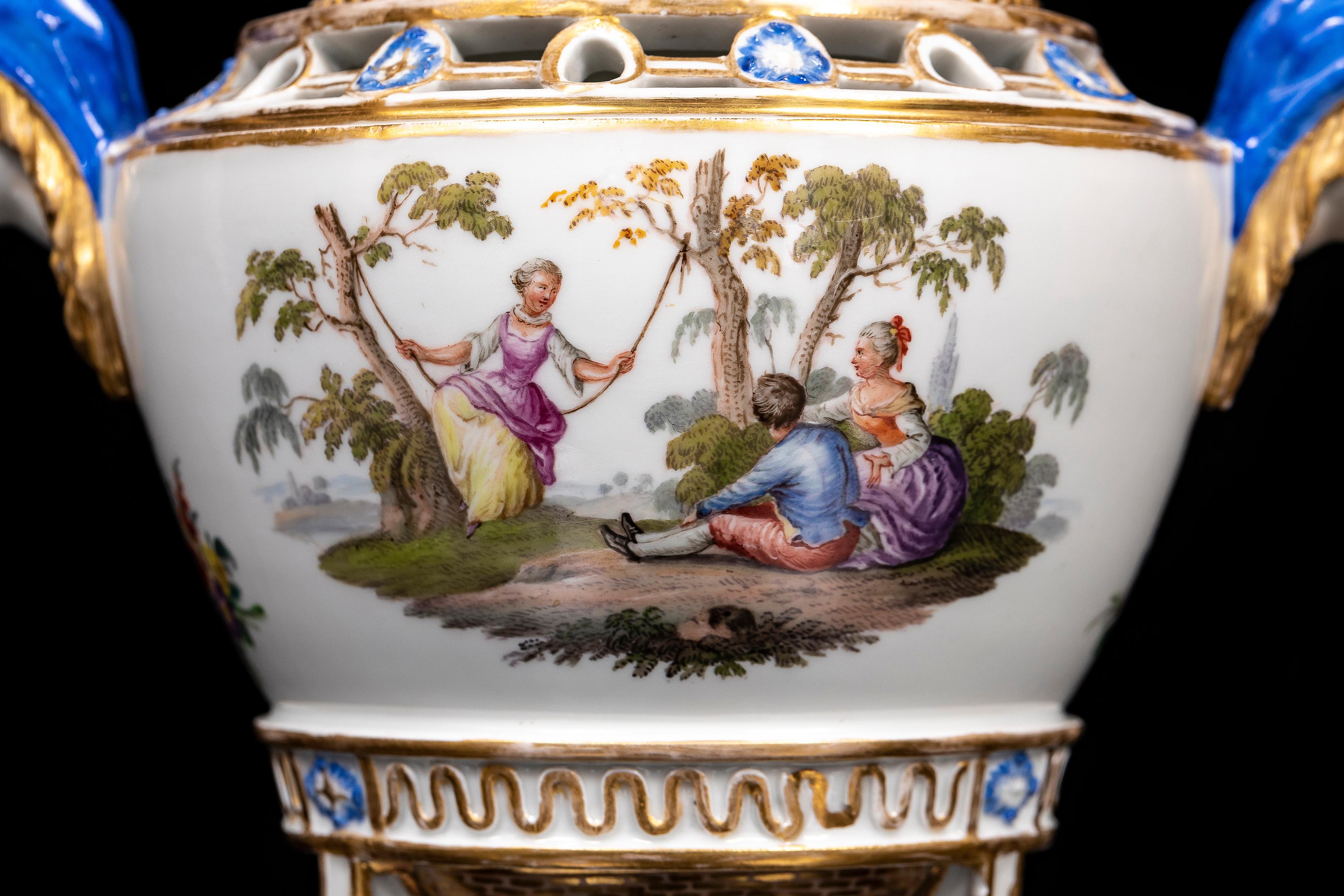 Fine XVIII secolo Un raro pot-pourri coperto in porcellana di Meissen Porcelain del XVIII secolo del periodo Watteau in vendita
