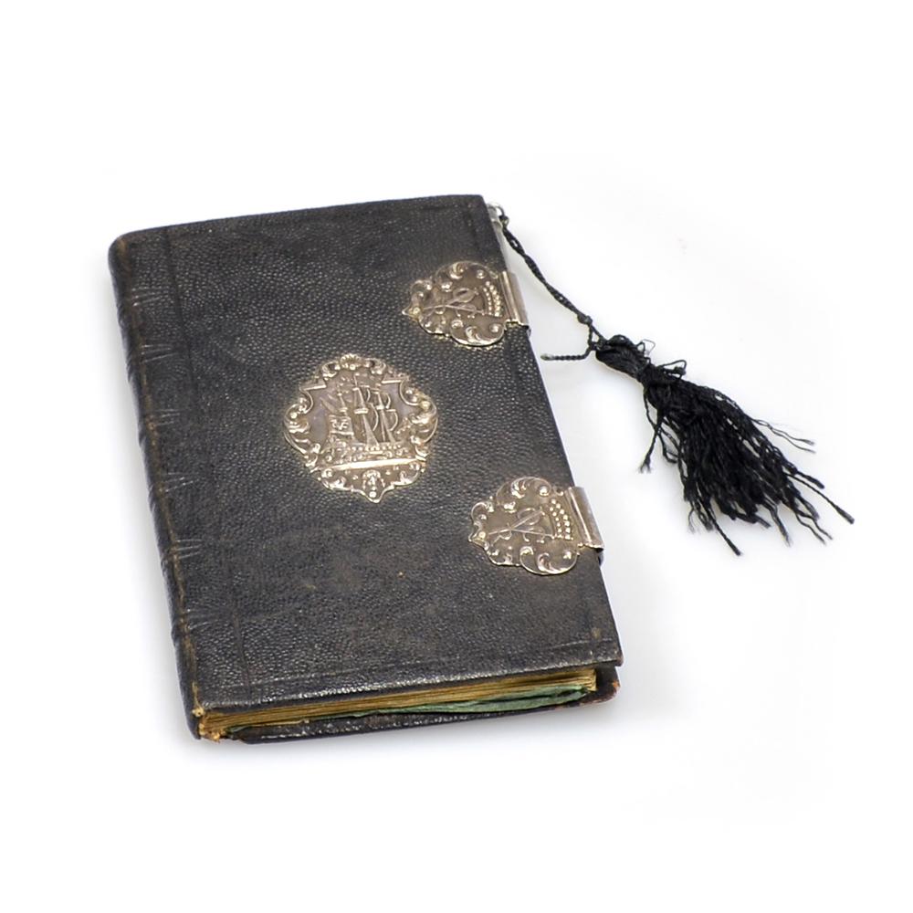 Ein seltenes VOC-Buch aus dem 18. Jahrhundert mit Silberbeschlägen VOC-Kammer Rotterdam (Niederländisch) im Angebot