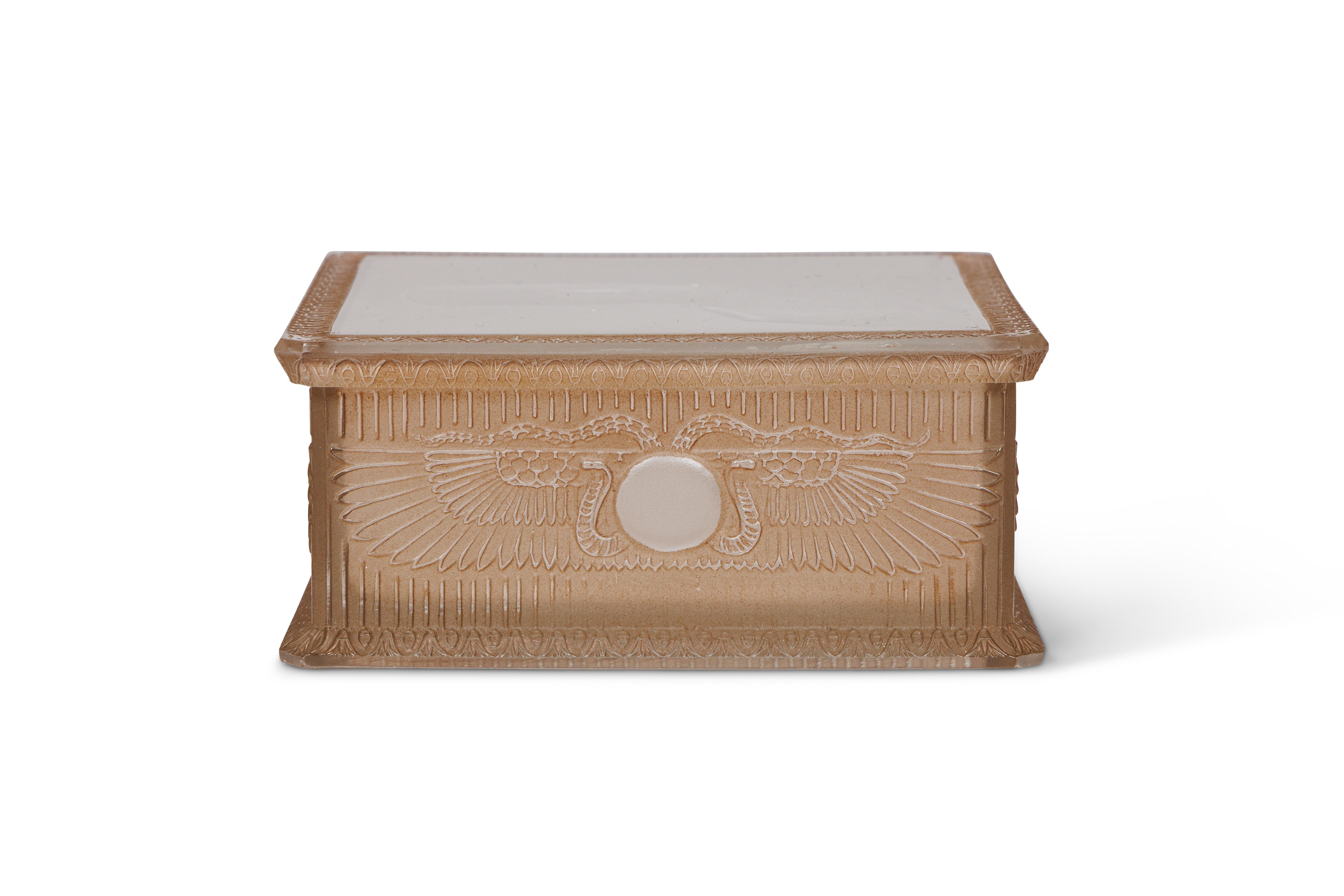 A Rare 1924 'King Fouad I' Box by René Lalique In Good Condition For Sale In New York, NY
