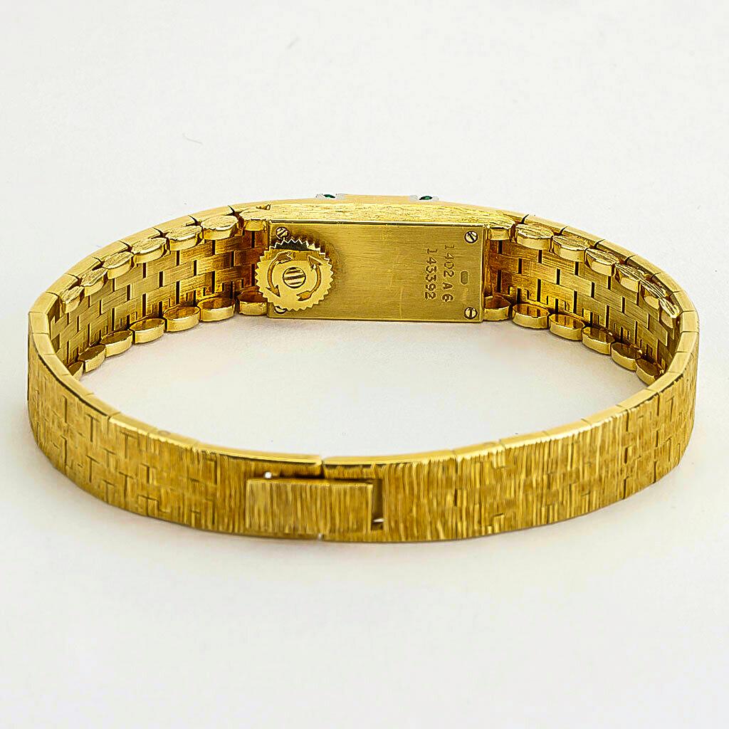 1970s Piaget Emerald 18 Karat Yellow Gold Line Bracelet Watch For Sale 4
