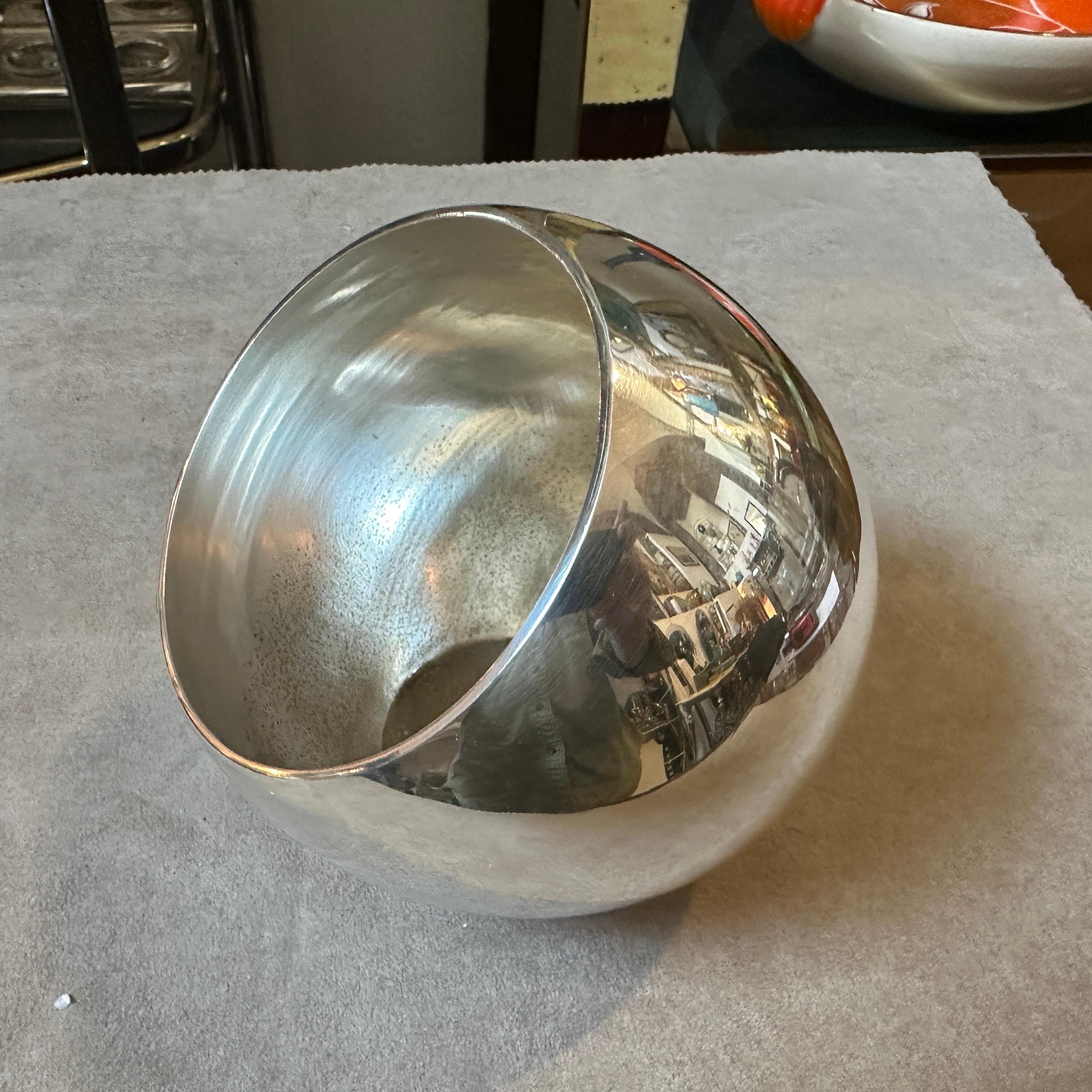 Post-Modern A Rare 1980s Minimalist Silver Plated Round Design Vase by Lino Sabattini For Sale