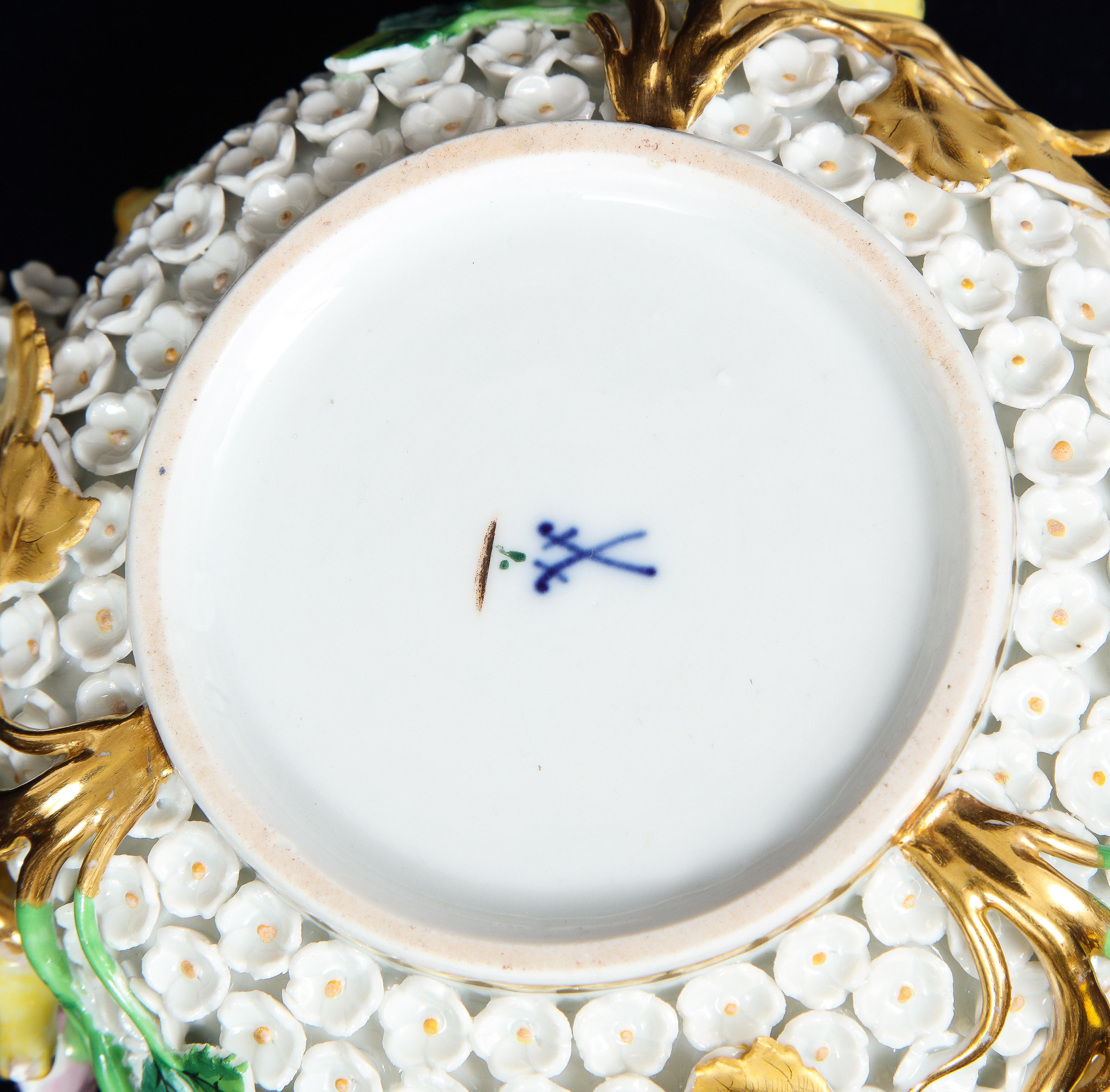 Rare 19th C. Meissen ‘Schneeballen’ 'Snowball' Covered Bowl & Plate W/ Birds For Sale 2