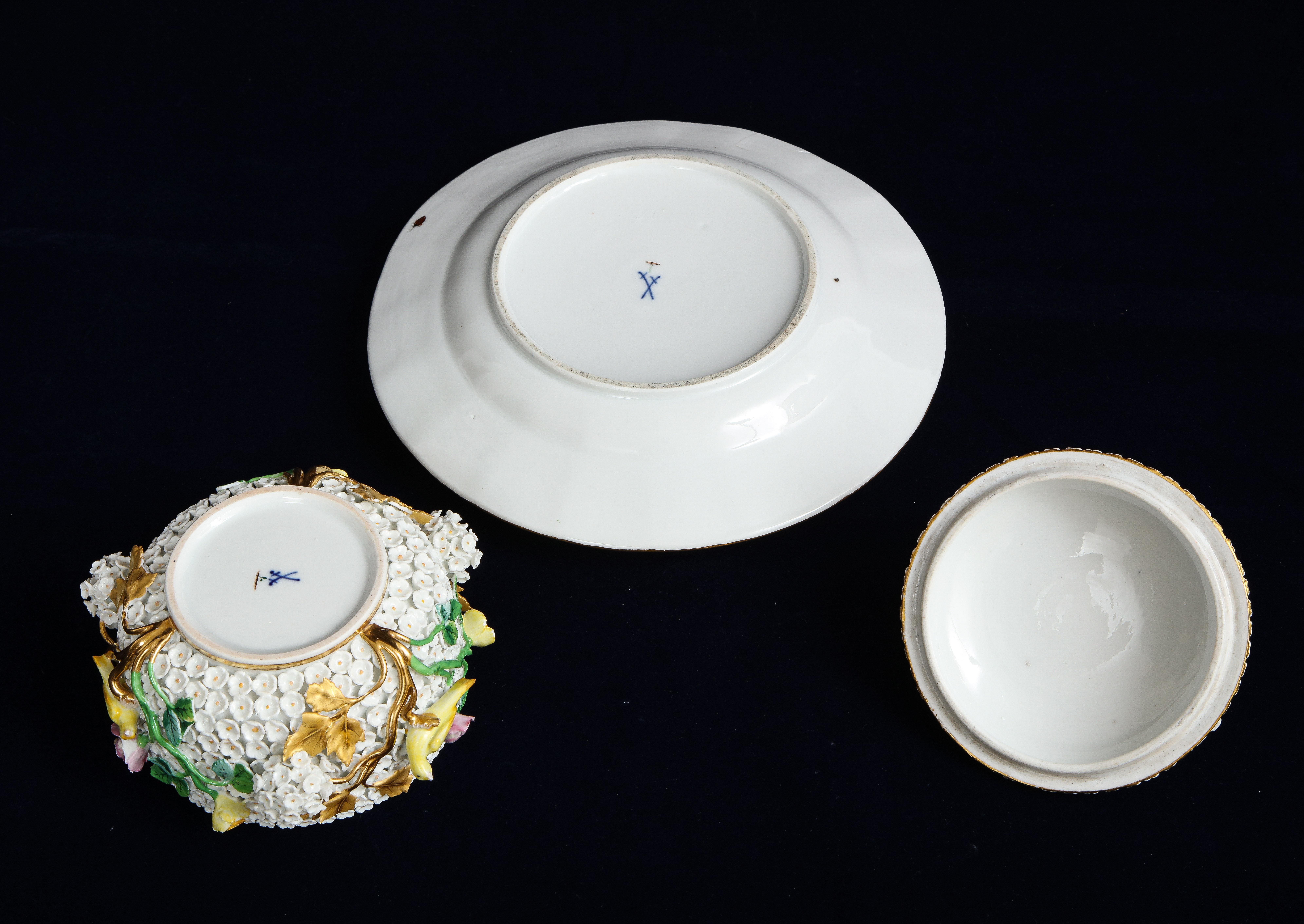 Rare 19th C. Meissen ‘Schneeballen’ 'Snowball' Covered Bowl & Plate W/ Birds For Sale 3