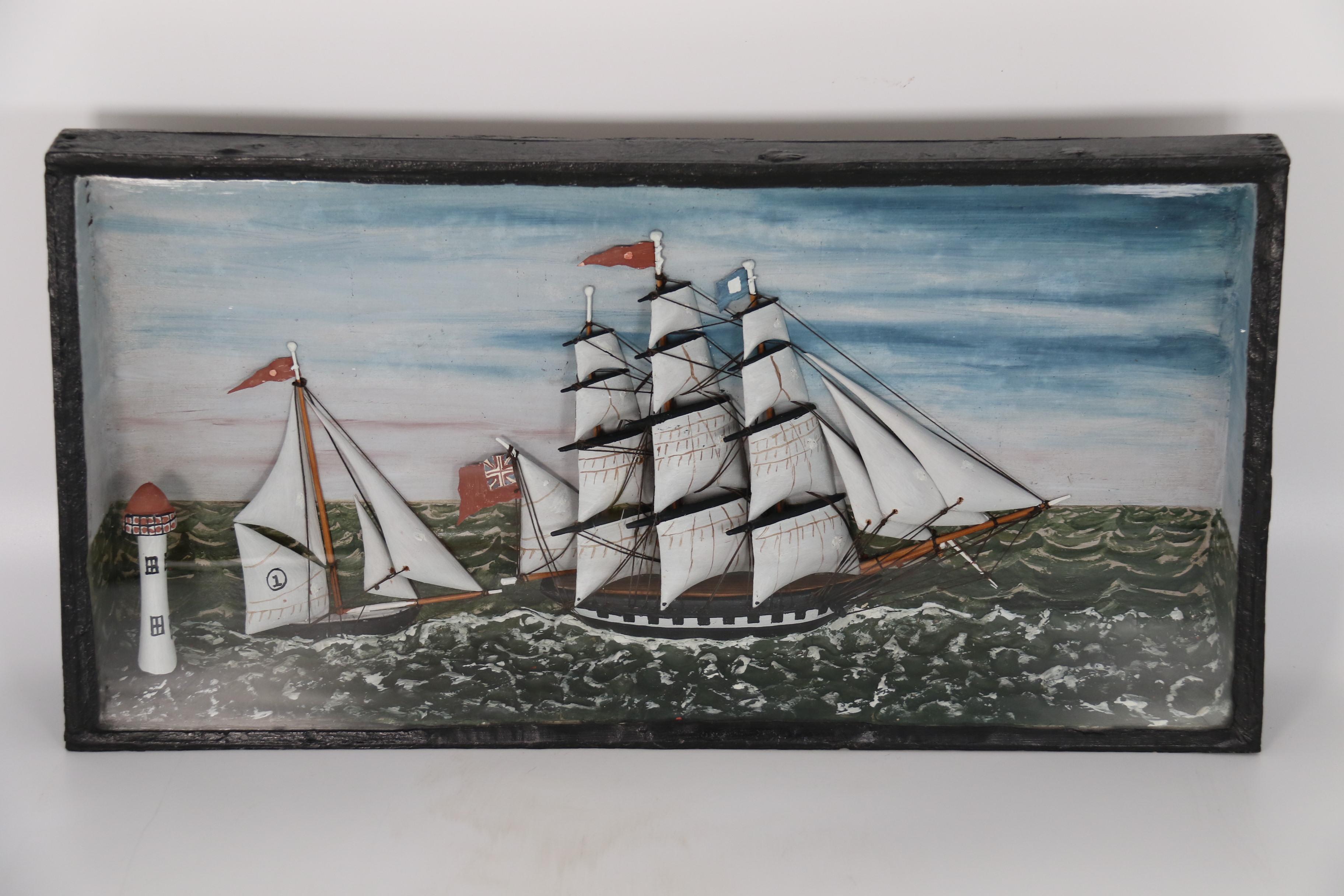 Ein seltenes diorama aus der Volkskunst des 19. Jahrhunderts mit zwei Segelschiffen, die auf See rennen. im Angebot 6