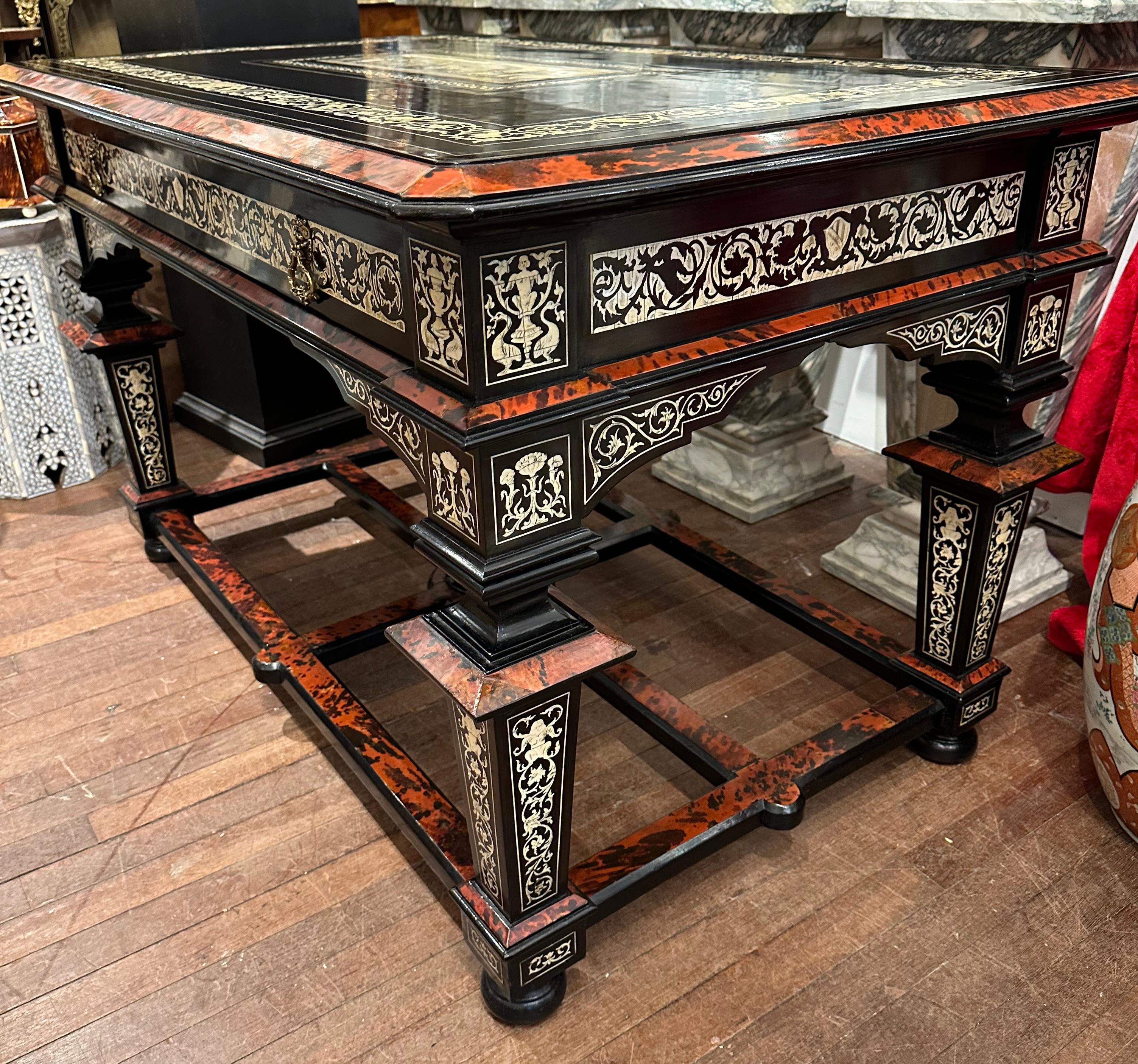 italien Rare table incrustée du 19ème siècle par Ferdinando Pogliani en vente