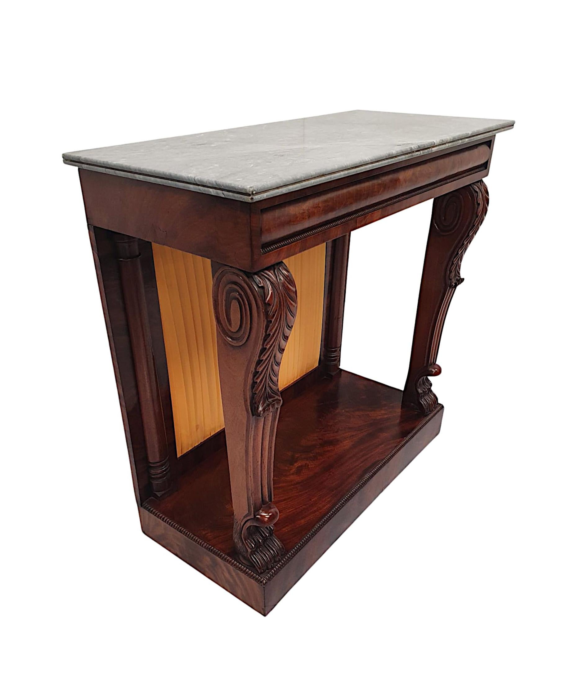 Anglais Rare table console du 19ème siècle à plateau en marbre  en vente