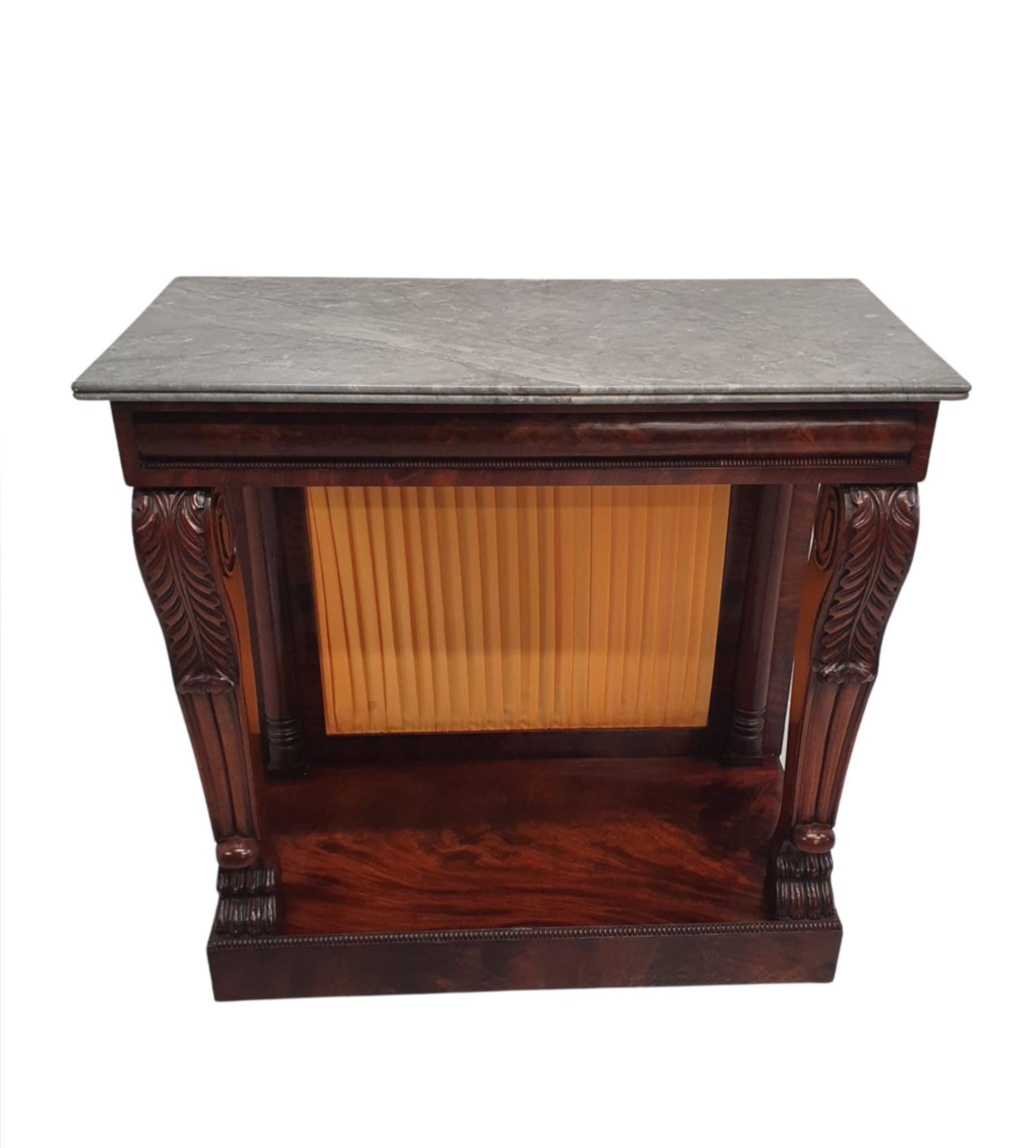 Rare table console du 19ème siècle à plateau en marbre  Bon état - En vente à Dublin, IE