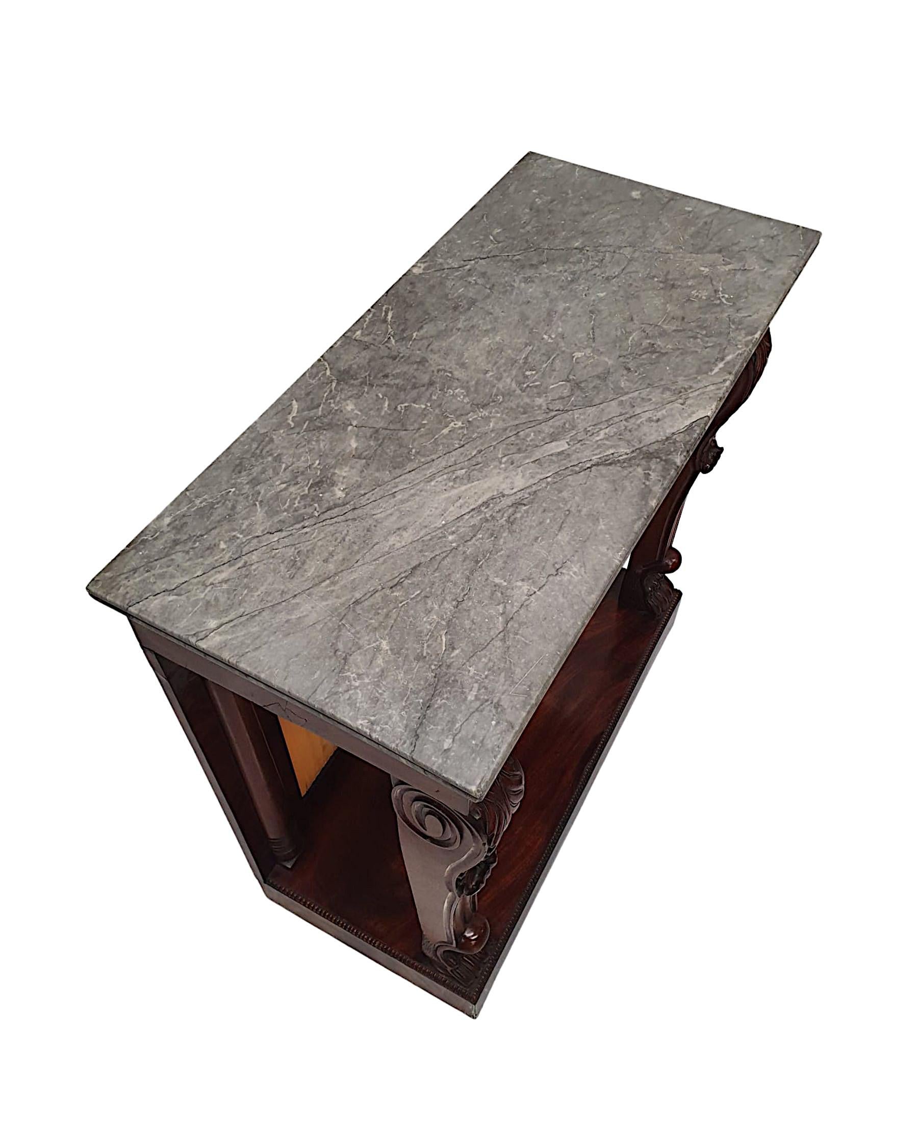 Marbre Rare table console du 19ème siècle à plateau en marbre  en vente