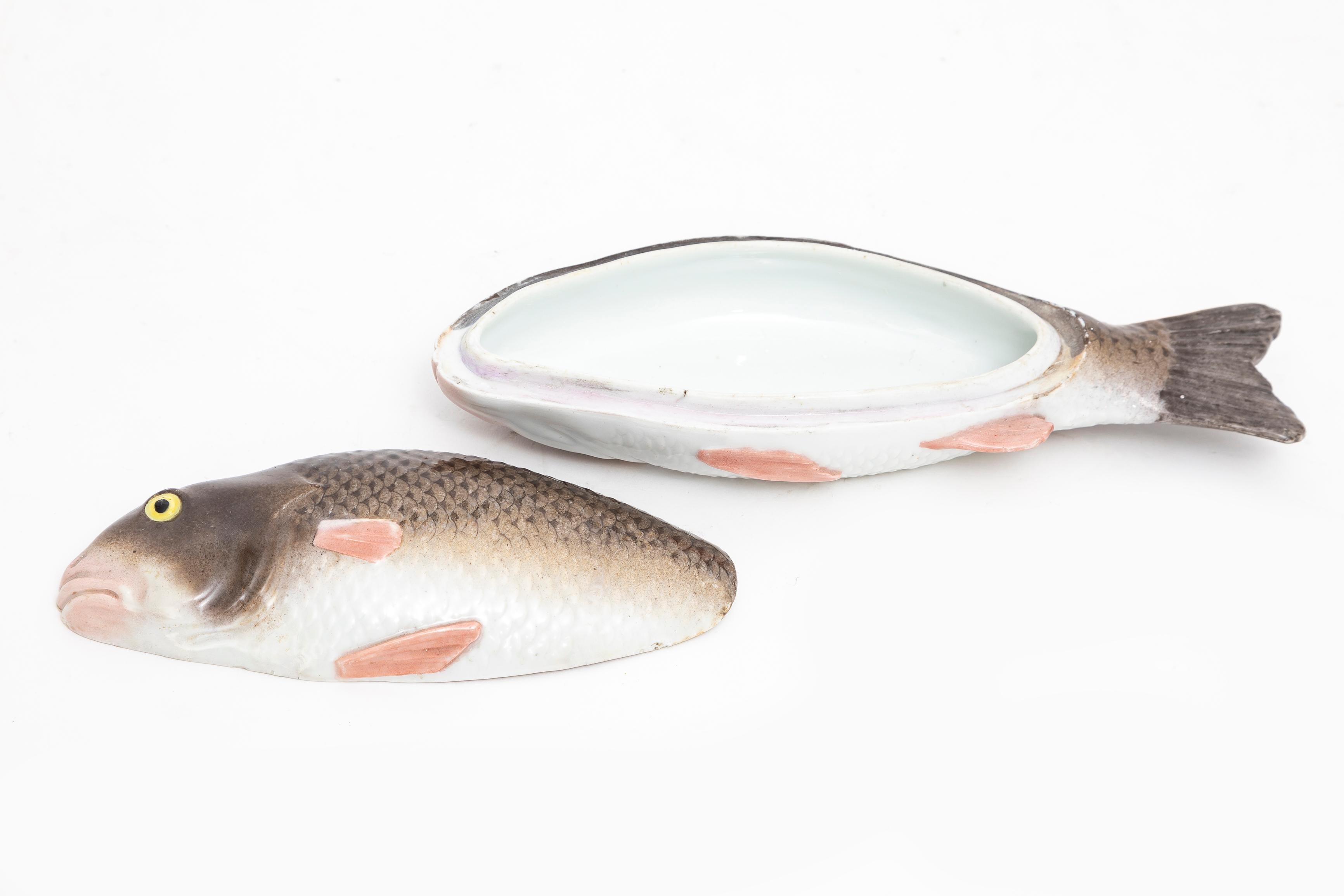 Rare Soupière couverte en porcelaine de Meissen Porcelain du 19e siècle en forme de carpe ou de poisson Bon état - En vente à New York, NY