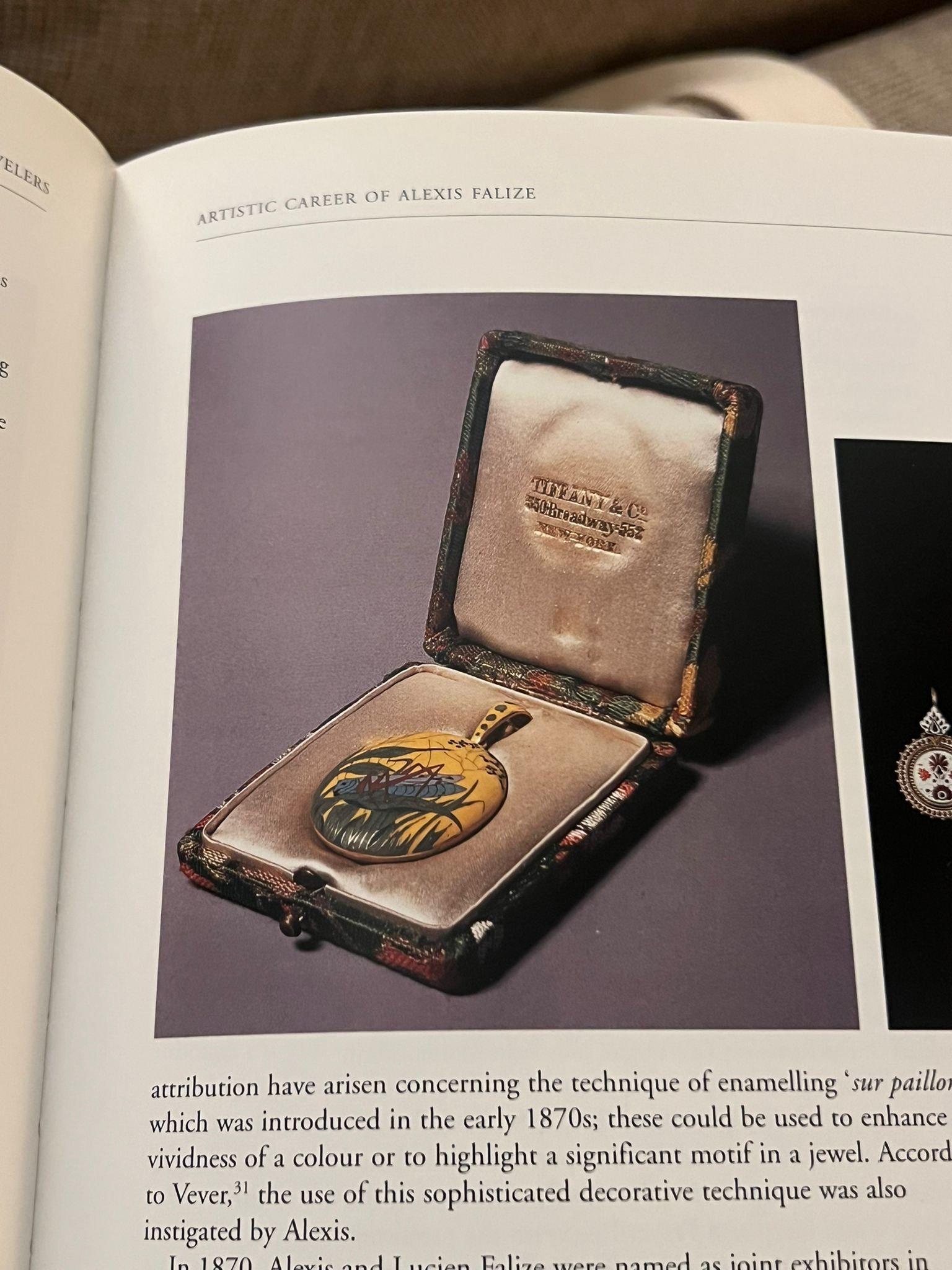 A Rare Alexis Falize Antique Gold and Cloisonné Enamel Locket, Circa 1867 For Sale 7