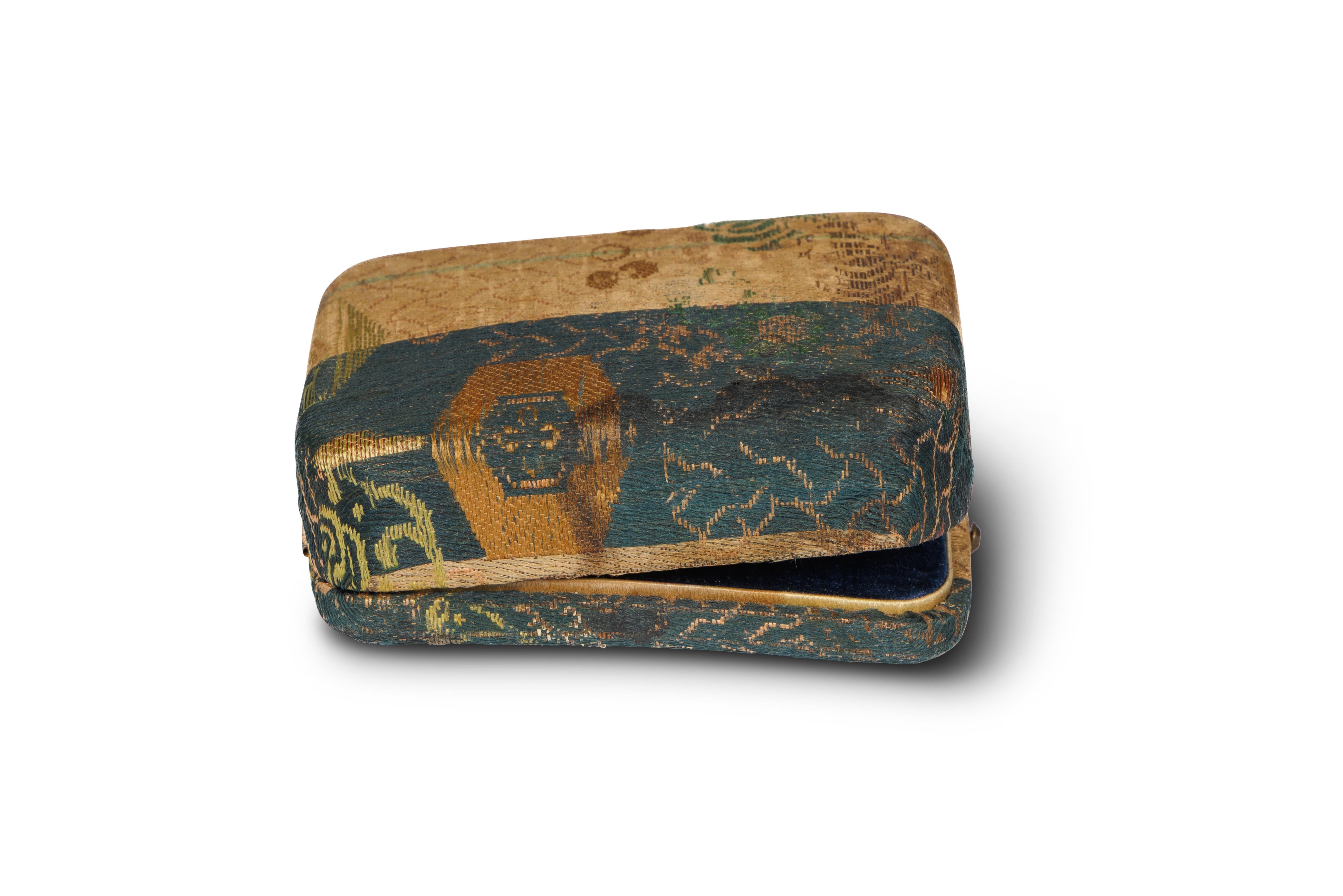 Rare médaillon en or et émail cloisonné d'Alexis Falize, vers 1867 en vente 3