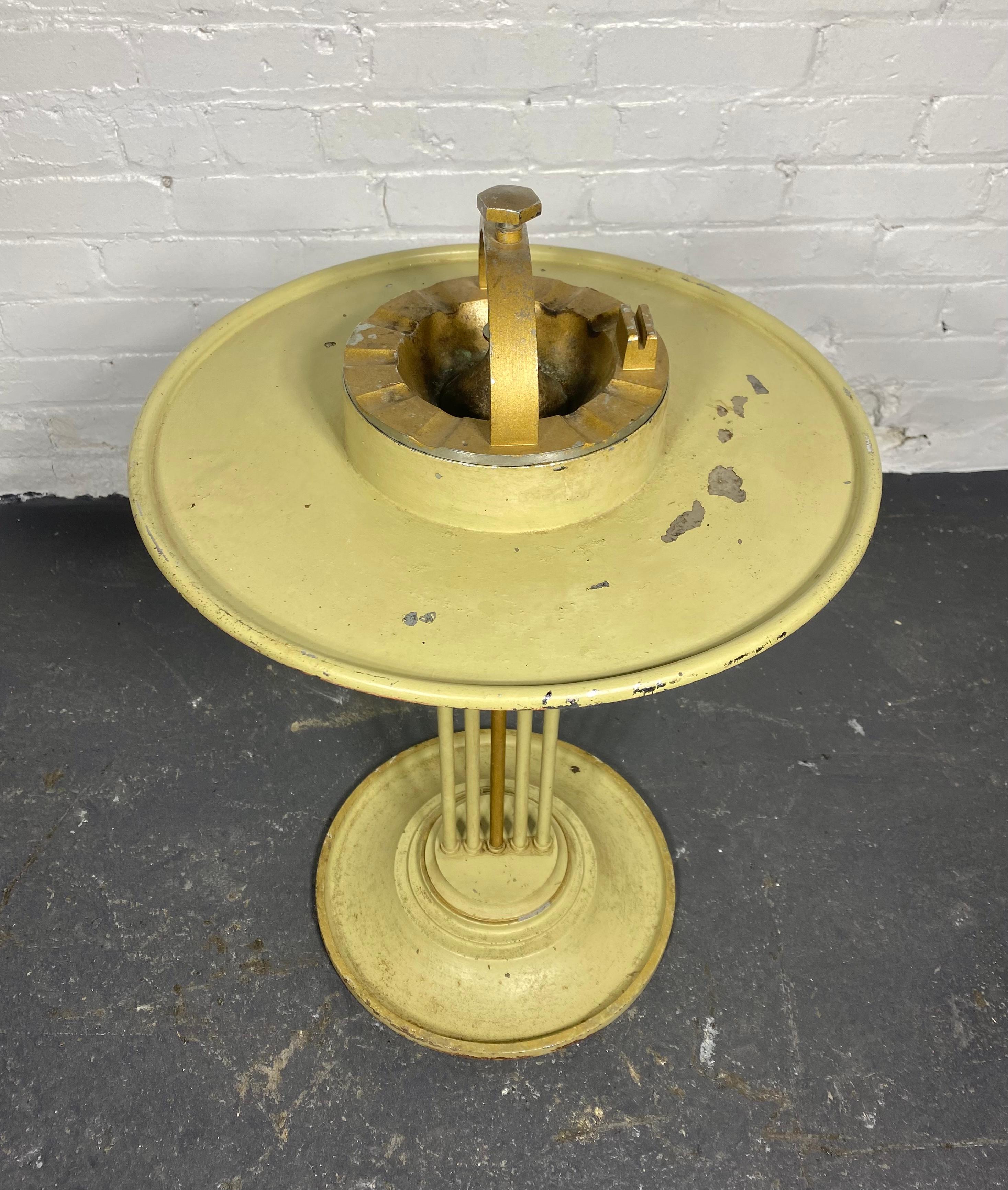 A Rare American Art Deco Red CLIMAX Cocktail Smoker Stand For Sale 1