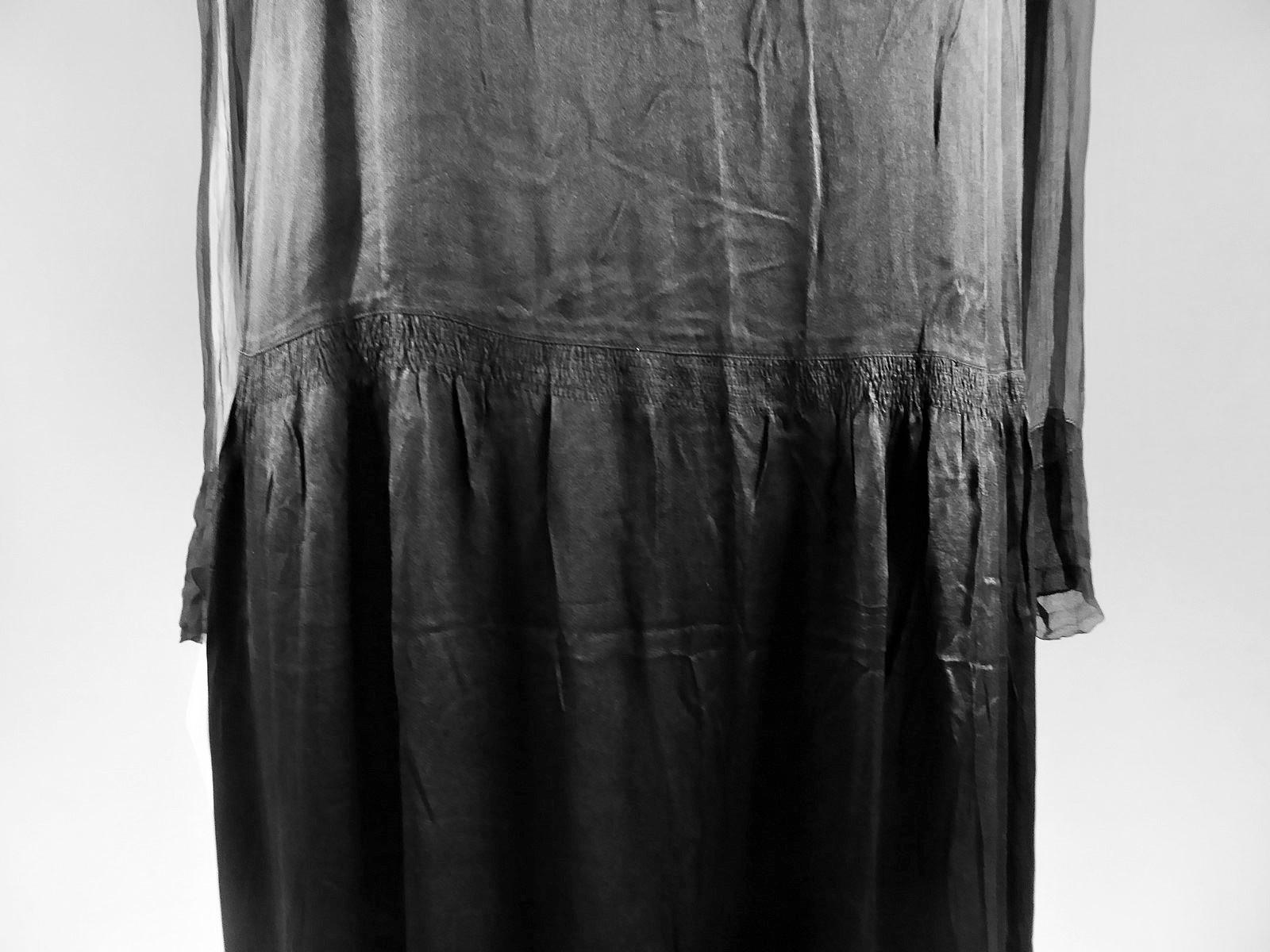 A Rare and Early Jeanne Lanvin Haute Couture Chiffon and satin Dress Winter 1920 For Sale 3