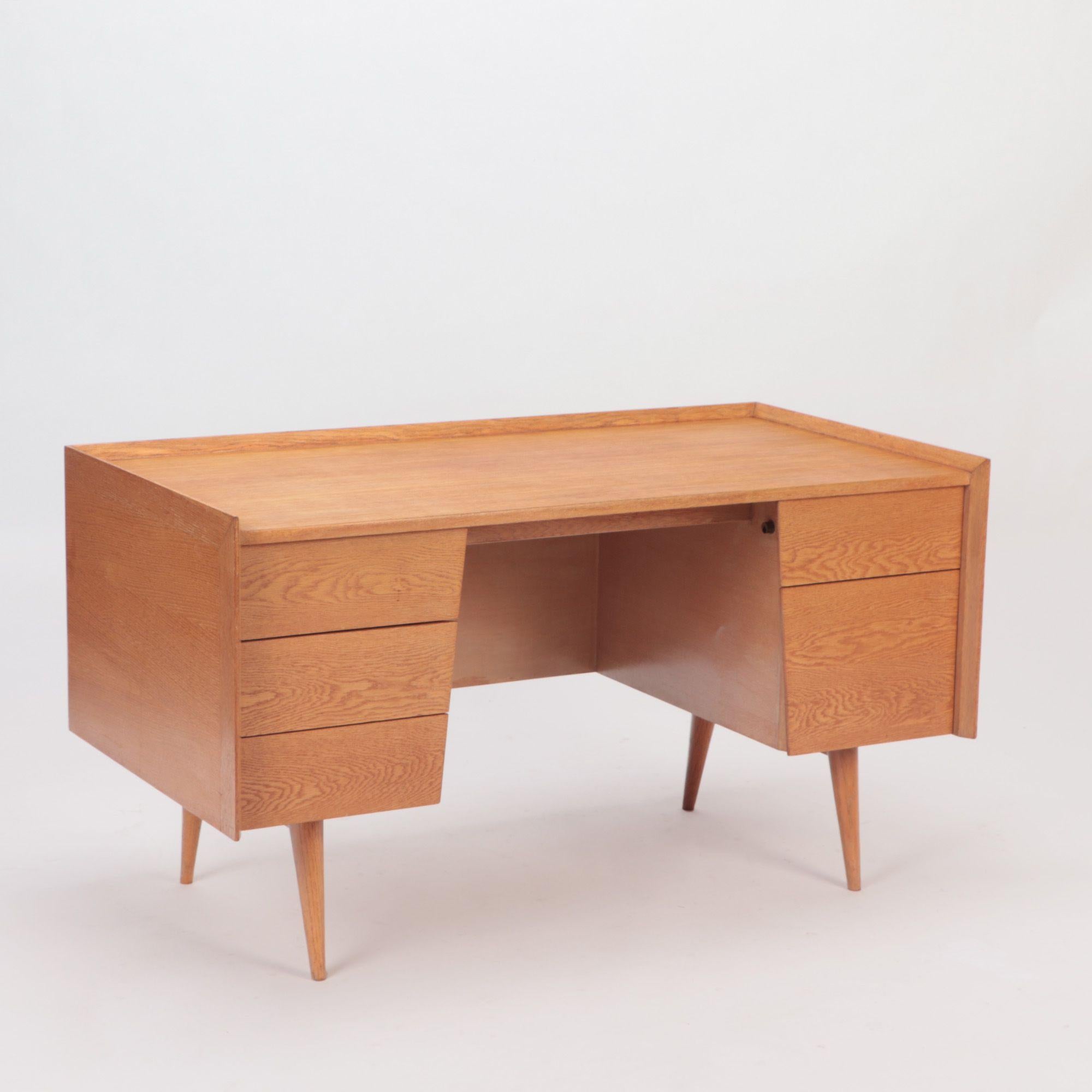 Rare and Early White Oak Mid-Century Modern Desk Labeled Risom Design circa 19 In Good Condition In Philadelphia, PA