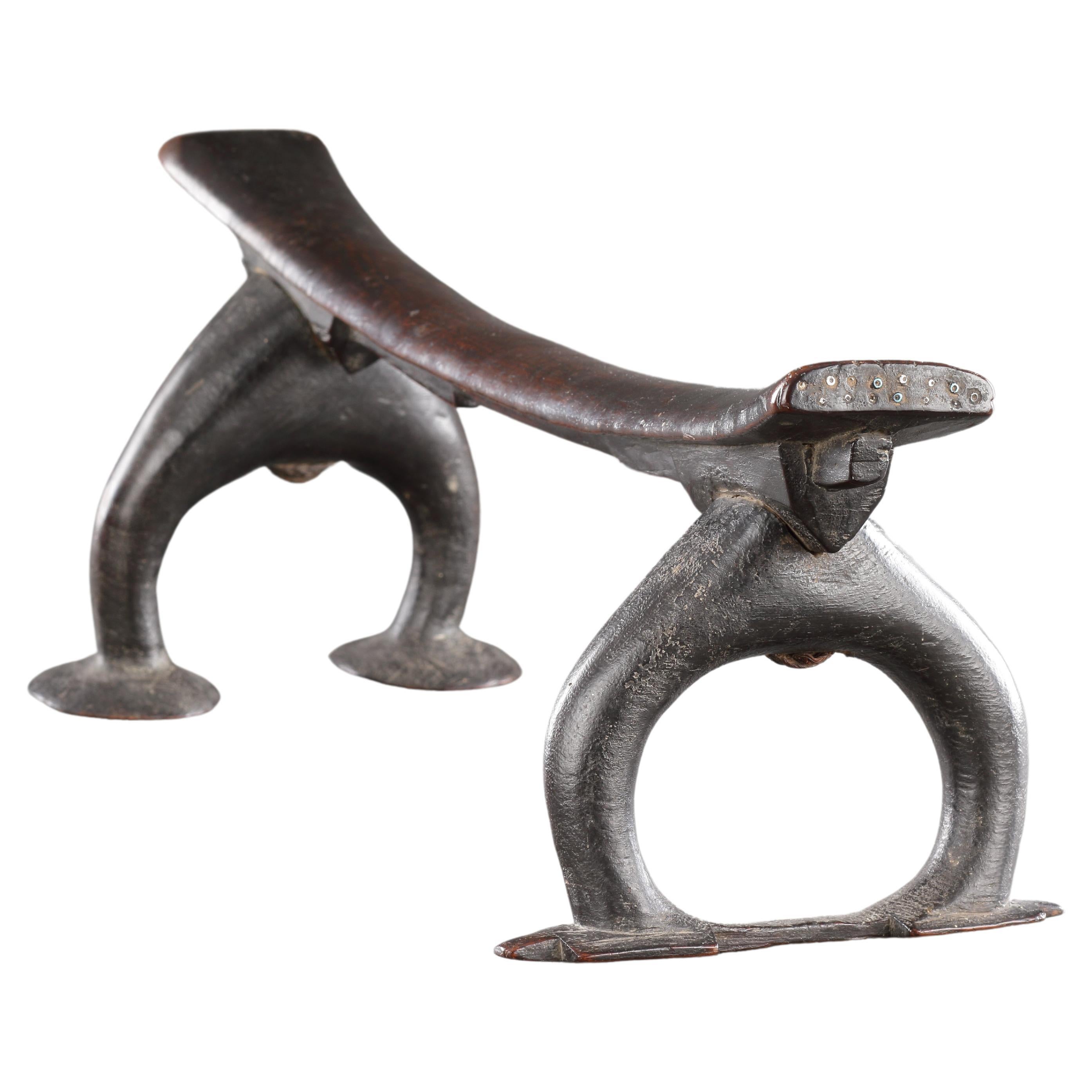 A Rare and Exceptional Carved Headrest ‘Kali Hahapo’  For Sale