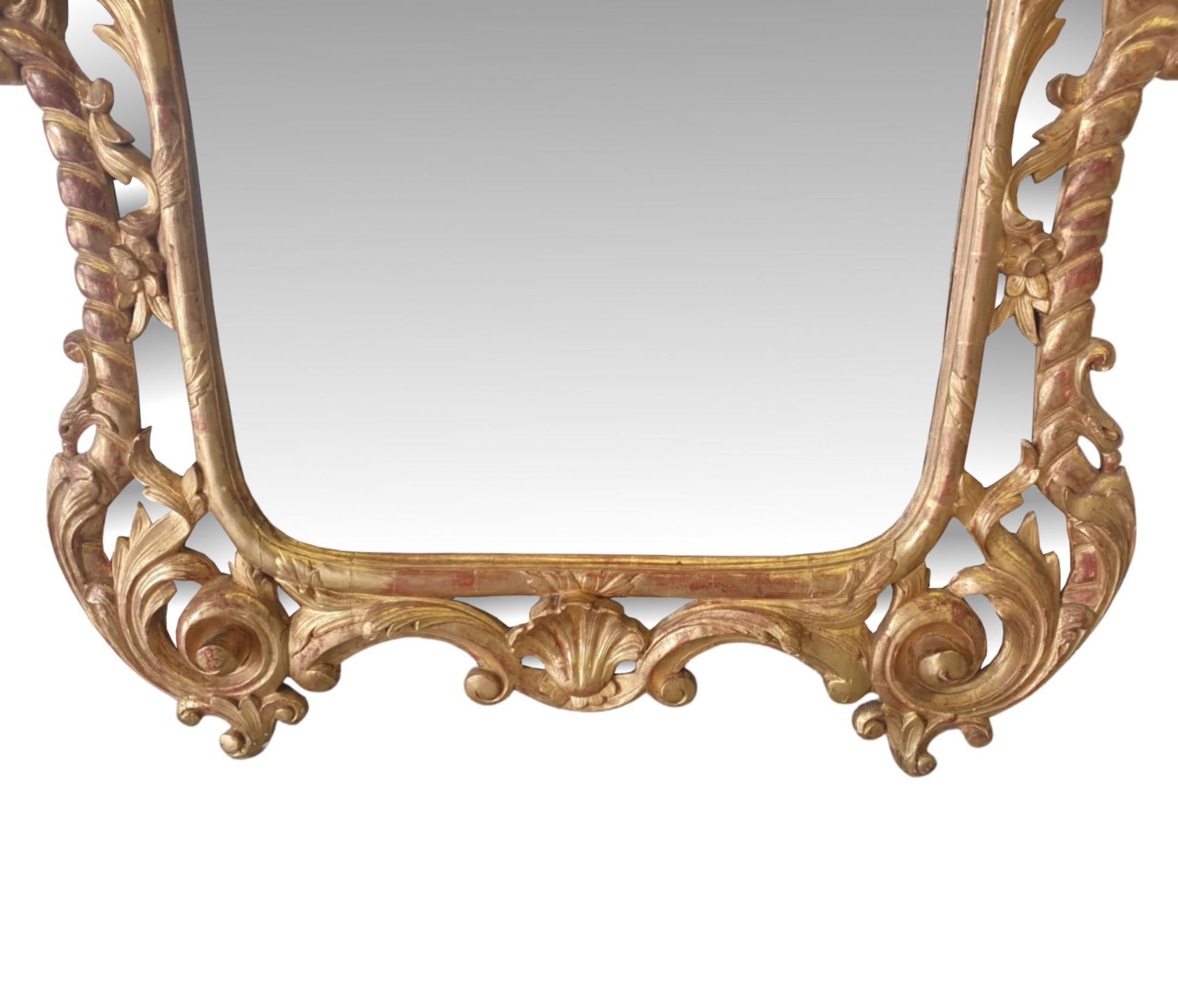Seltener und außergewöhnlicher großer Overmantle-Spiegel aus vergoldetem Holz, frühes 19. Jahrhundert (Glas) im Angebot