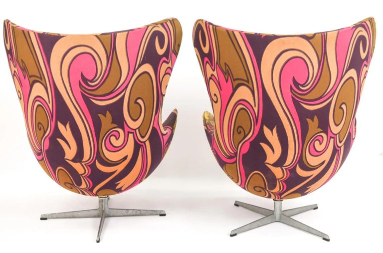Danish Rare and Exceptional Pair of Arne Jacobsen for Fritz Hansen Egg Chairs  For Sale