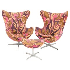 Rara ed eccezionale coppia di sedie a uovo di Arne Jacobsen per Fritz Hansen c. 1973