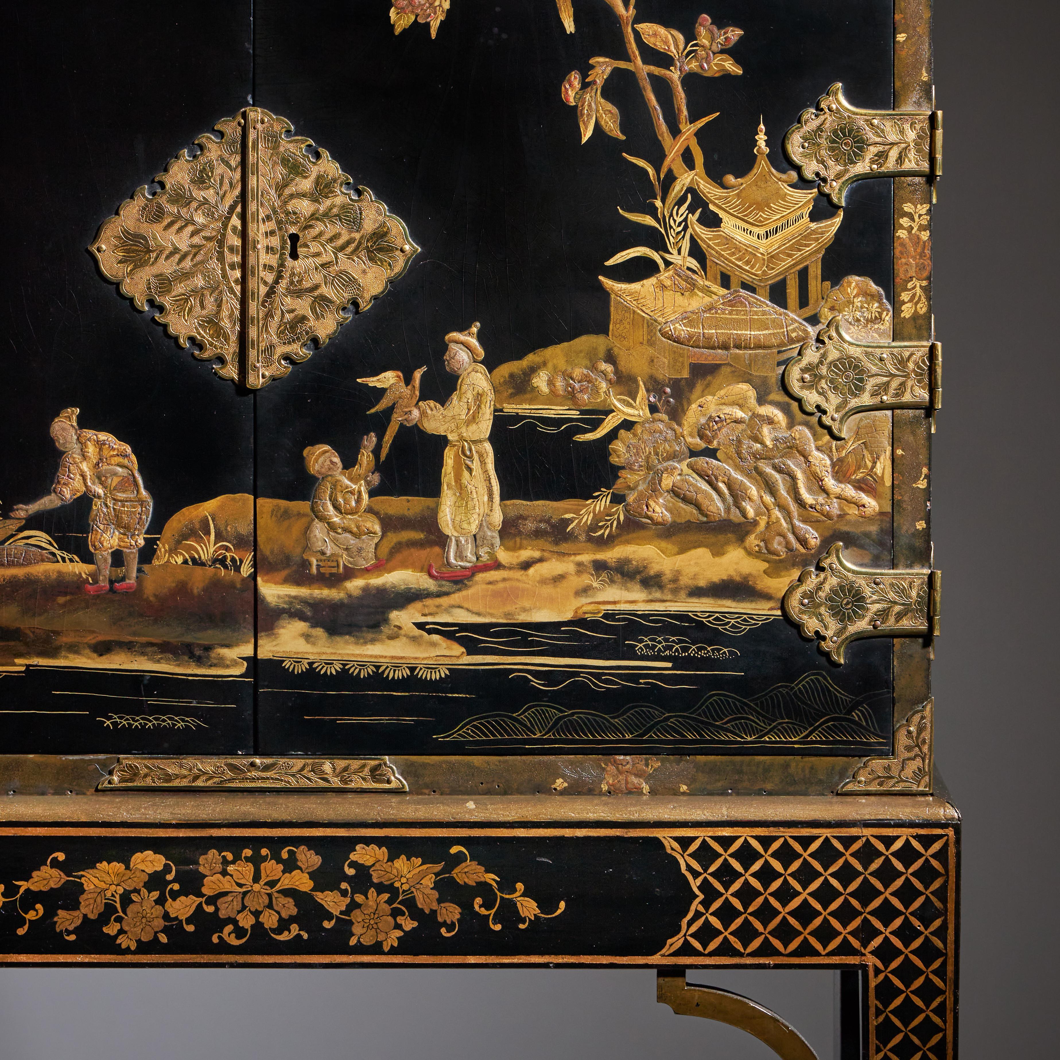 English A Rare and Fine George III 18th Century Chinoiserie Lacquer Cabinet on Stand