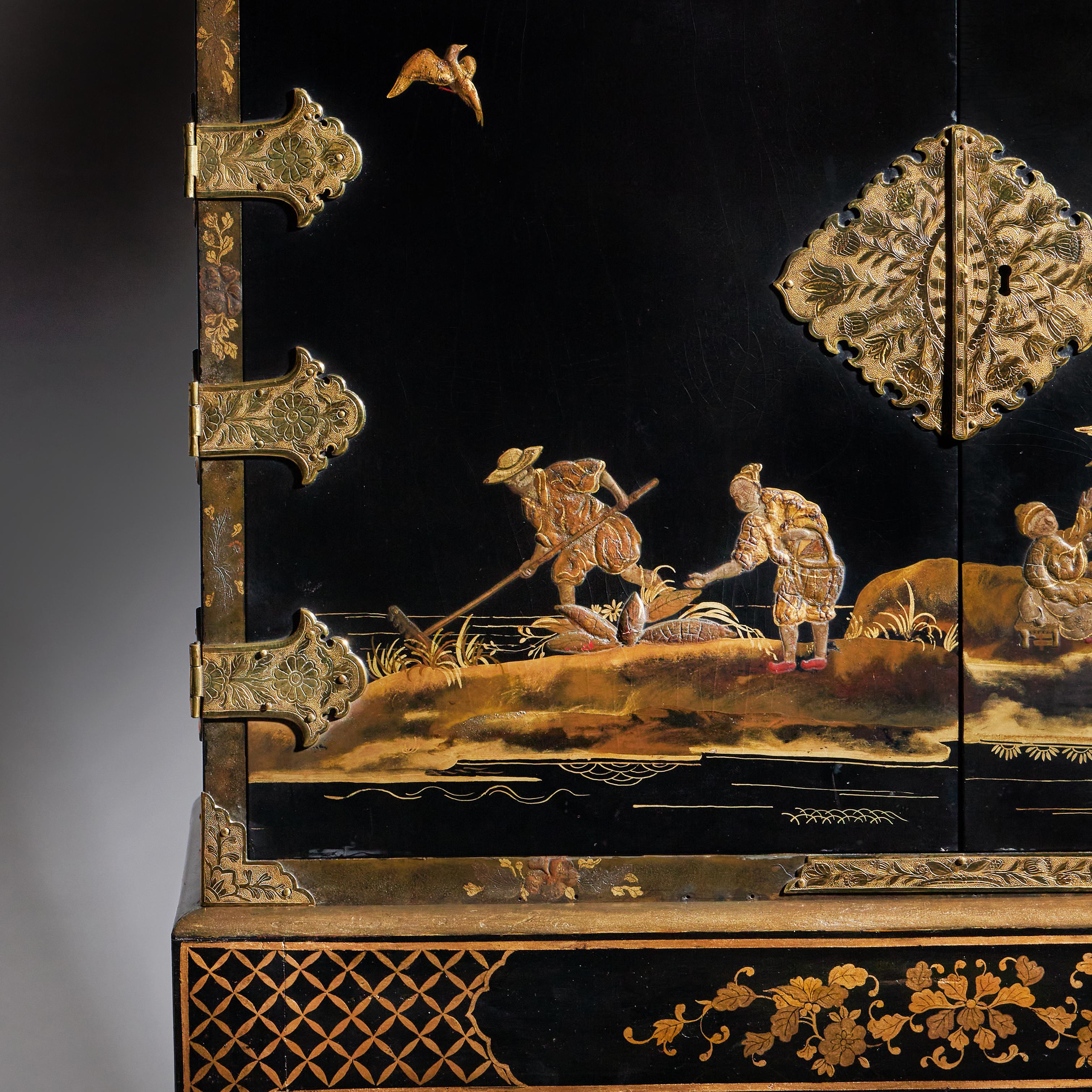 18th Century and Earlier A Rare and Fine George III 18th Century Chinoiserie Lacquer Cabinet on Stand