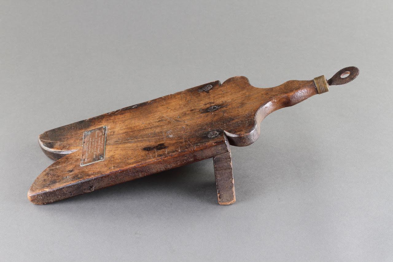 Ein seltenes und historisch bedeutendes Artefakt, das 1775 aus dem Abenteuer von HMS wiederentdeckt wurde  im Angebot 3